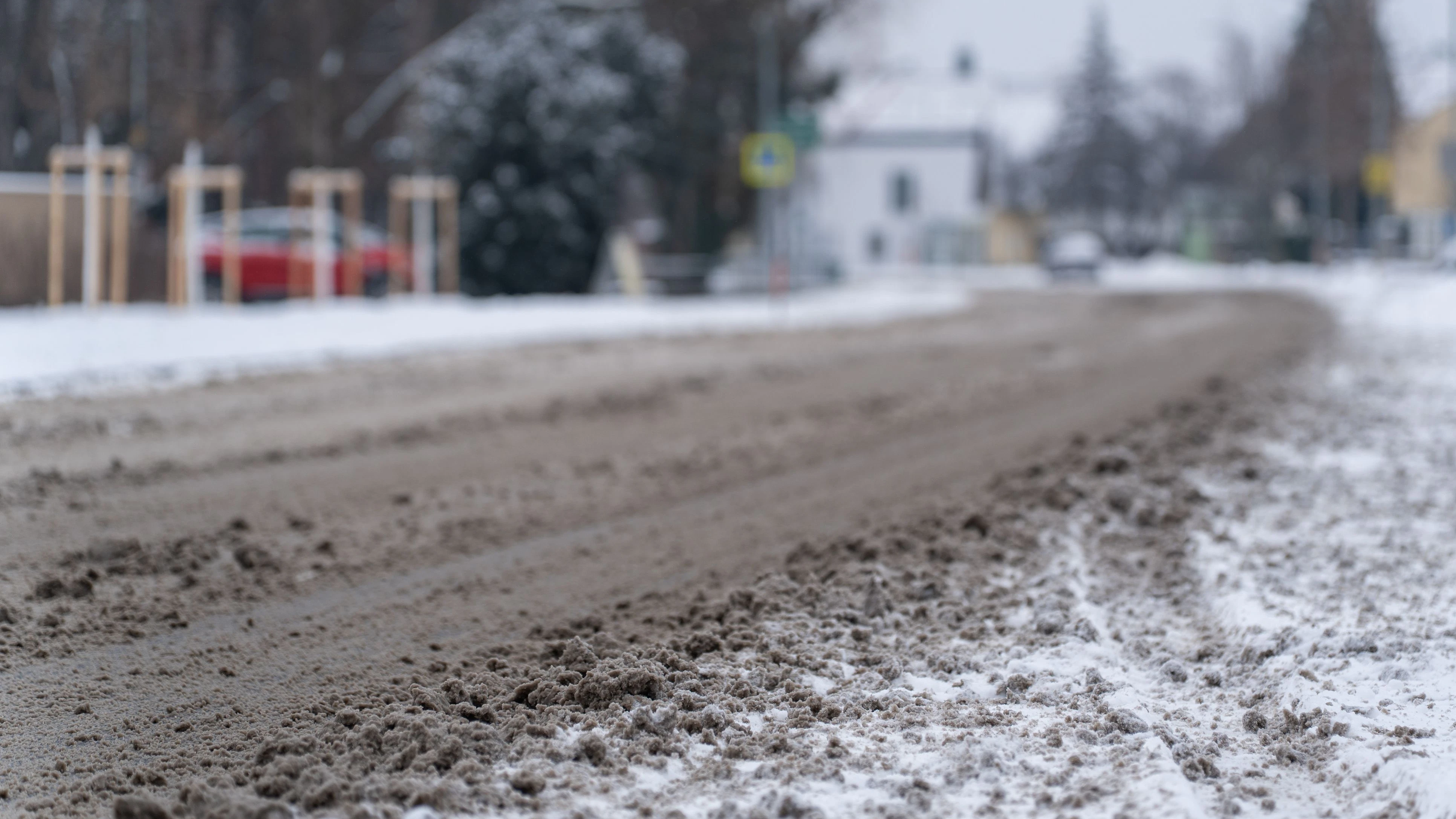 Eine Kaltfront bringt jetzt sogar den Schnee zurück nach Österreich. (Symbolbild)
