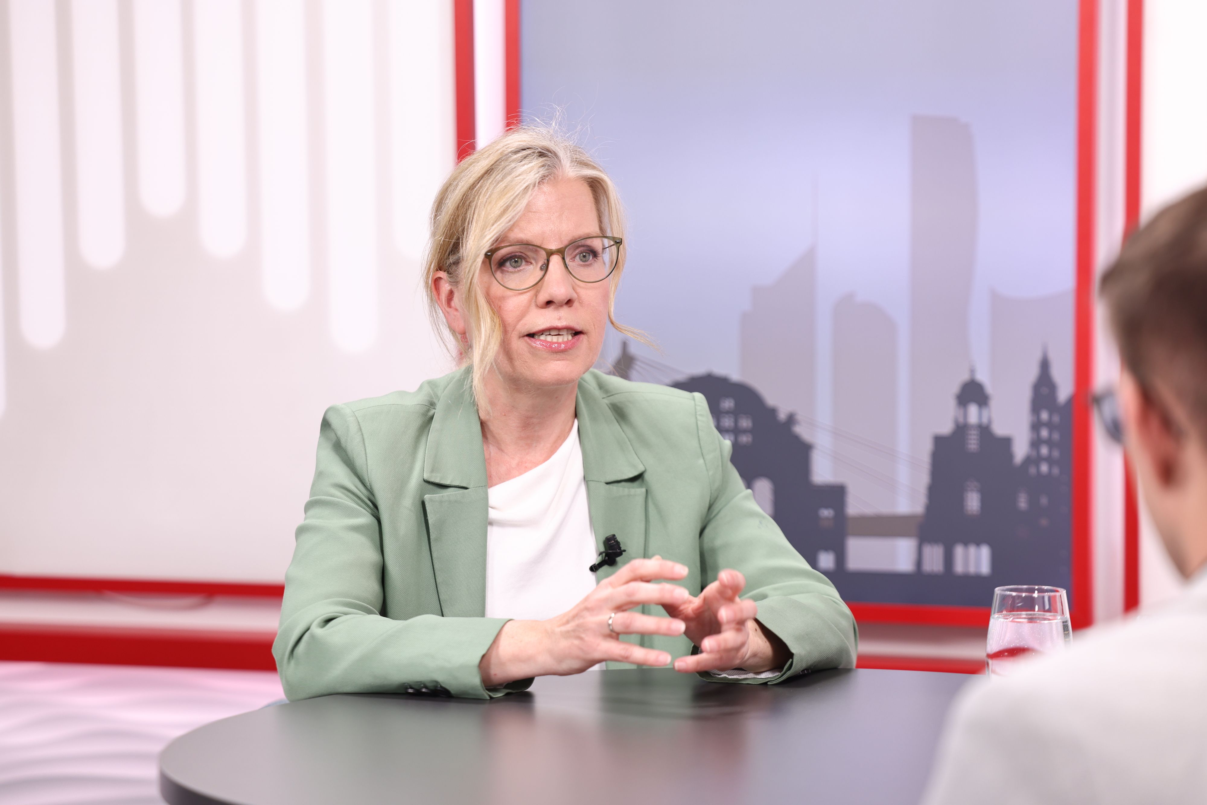 Grünen-Chefin Leonore Gewessler kritisiert die Kürzungen bei der Energieunabhängigkeit.