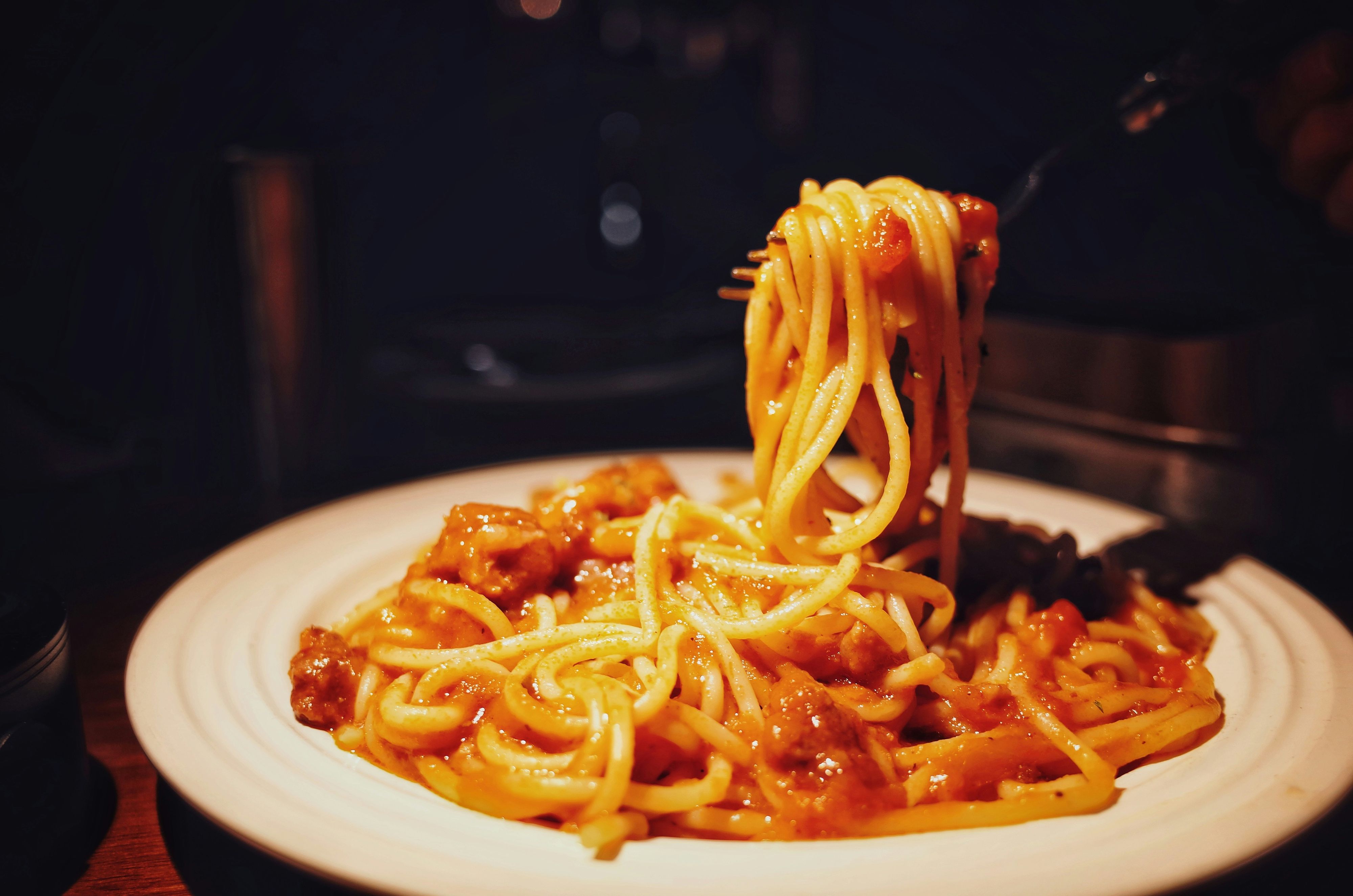 Pasta oder Brot am Abend gelten als Dickmacher, doch das stimmt so nicht wirklich.