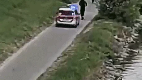 Video! Hier flüchtet E-Scooter-Bande vor der Polizei