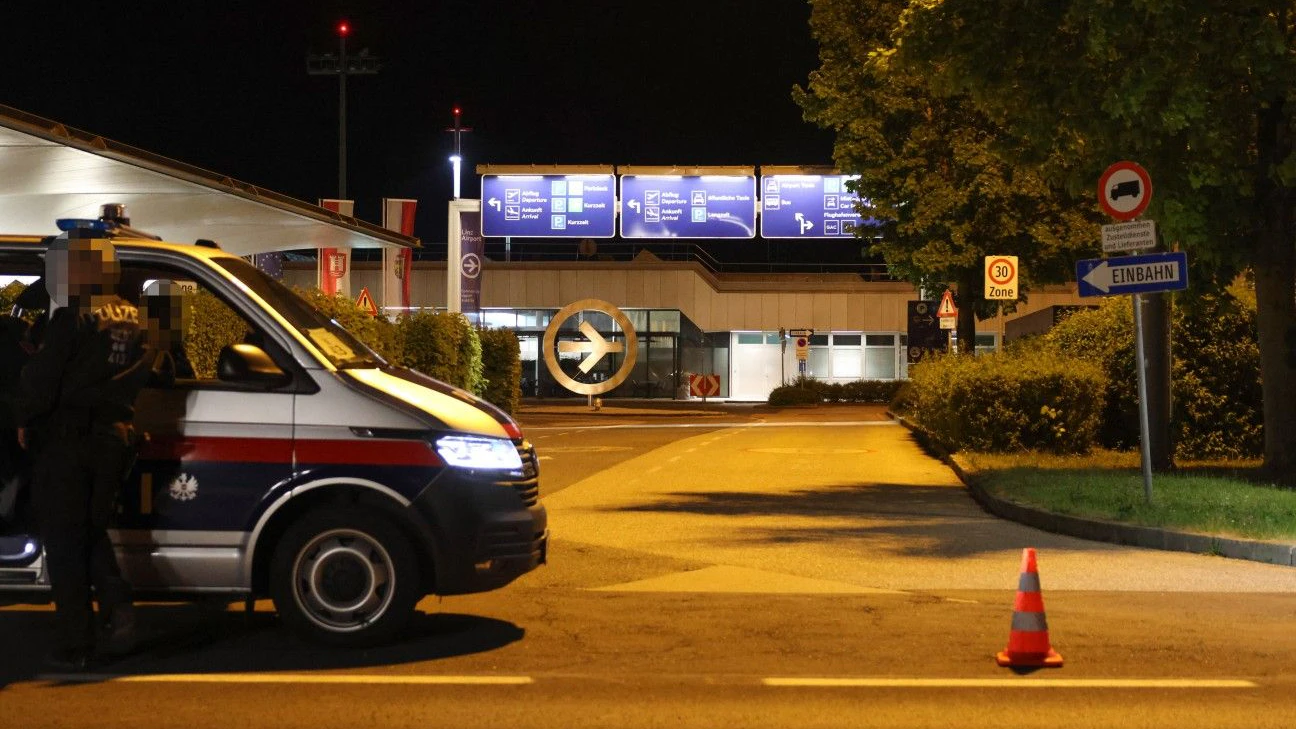 Am Flughafen Linz kam es bereits am Sonntagabend zu einer anonymen Bombendrohung. (Archivbild)