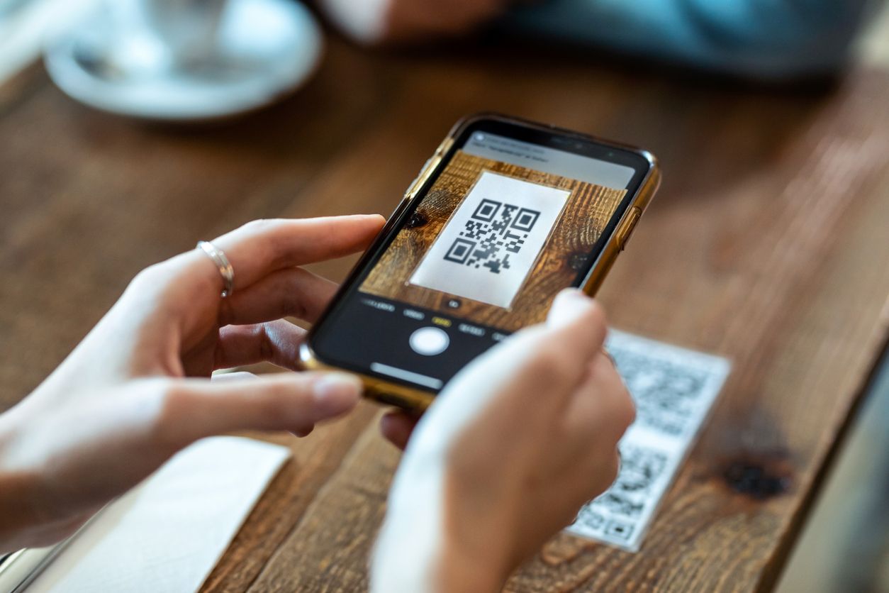 In vielen Restaurants erfolgt die Bestellung und Bezahlung bereits mittels Einscannen von QR-Codes - das kann zur Falle werden.