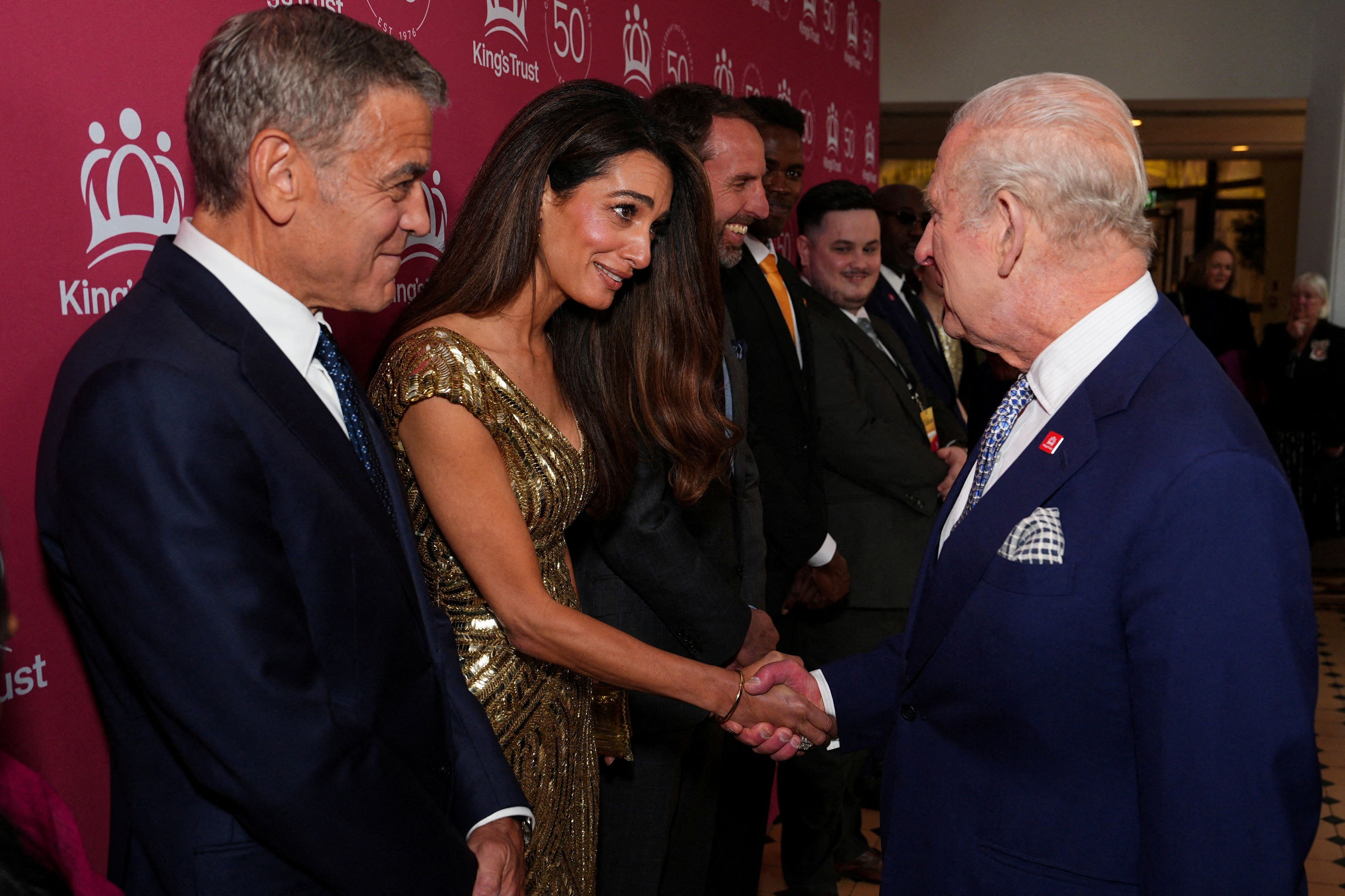 König Charles trifft auf Amal und George Clooneybei der 