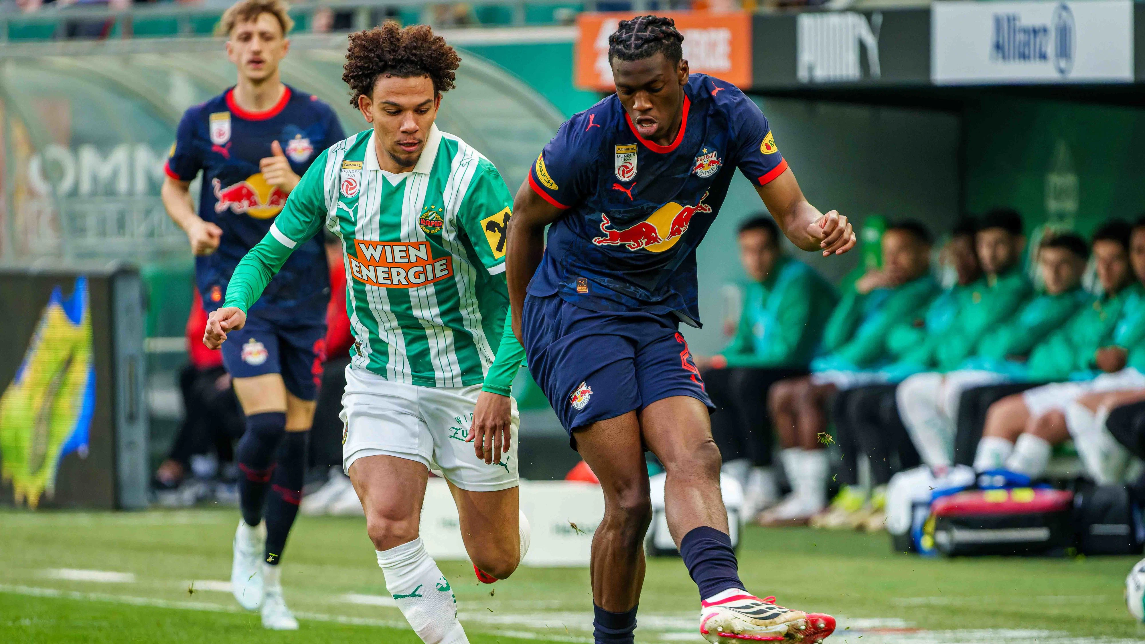VIENNA,AUSTRIA,08.MAR.26 - SOCCER - ADMIRAL Bundesliga, SK Rapid Wien vs FC Red Bull Salzburg. Image shows Janis Antiste (Rapid) and Joane Gadou (RBS). Photo: GEPA pictures/ Kevin Hackner