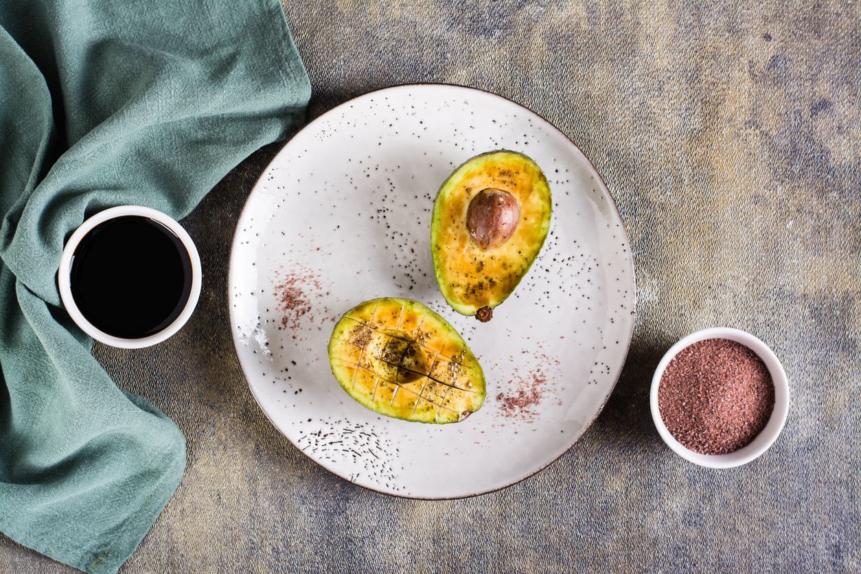 Eine Avocado mit Kala-Namak schmeckt wie das perfekte Frühstück. 