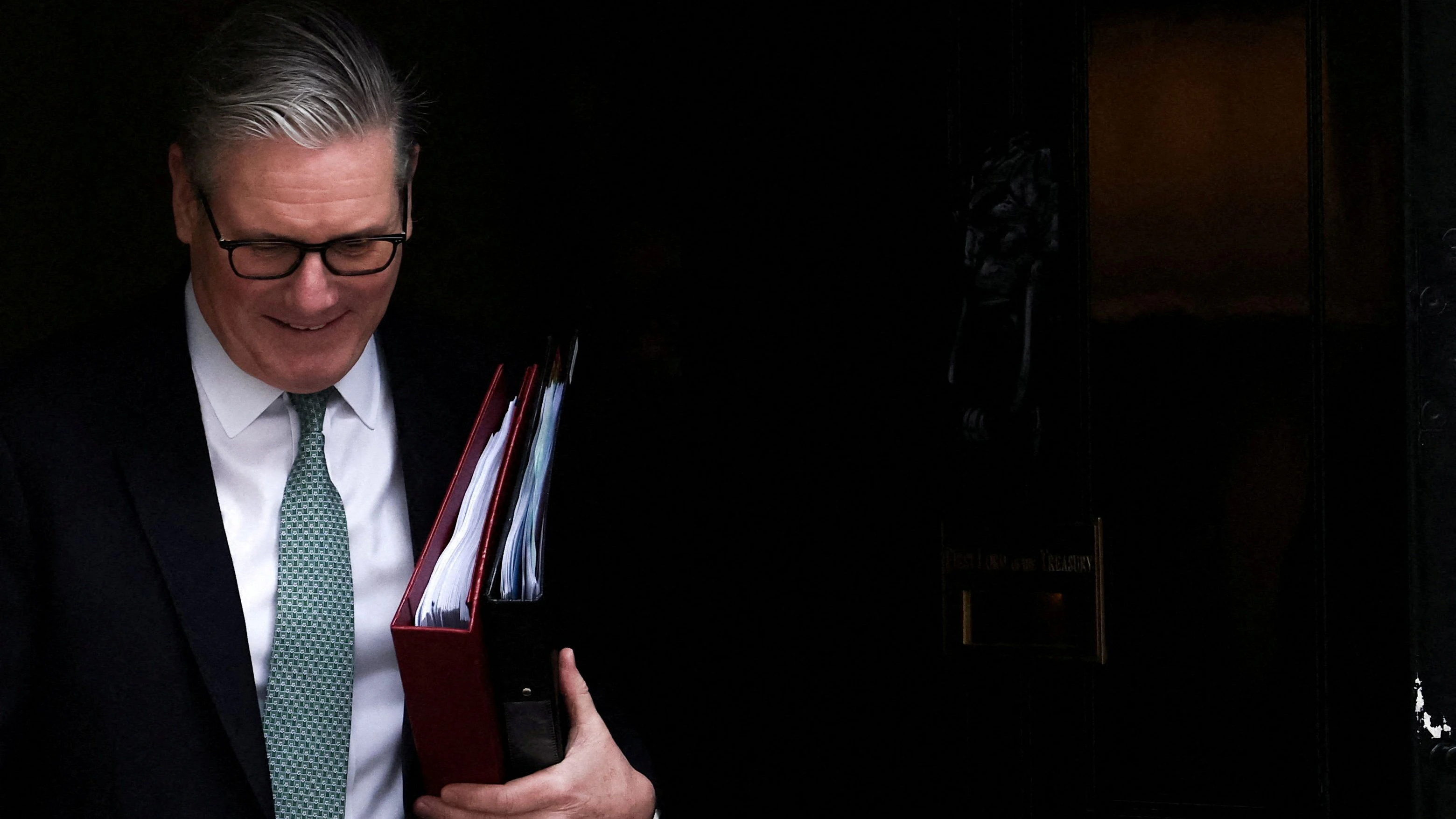 Der britische Premierminister Keir Starmer sieht sich auch massiver Kritik aus den eigenen Reihen ausgesetzt. 