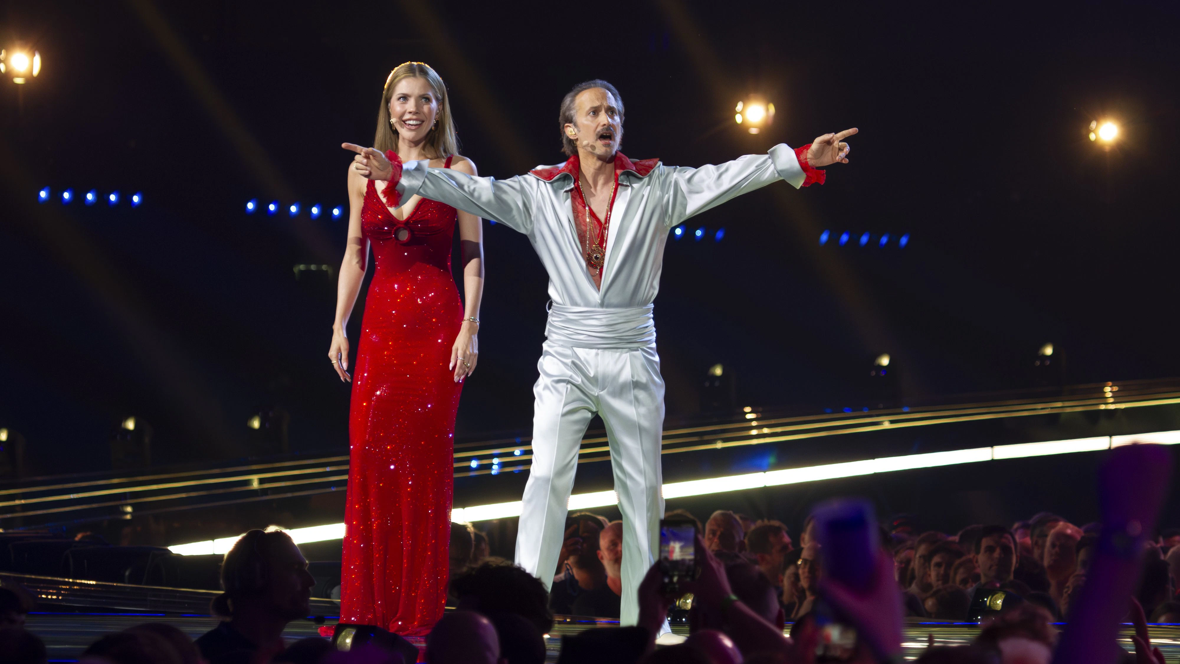 Heute.at - Wie Elvis aus dem All – DAS ist Ostrowskis ESC-Outfit