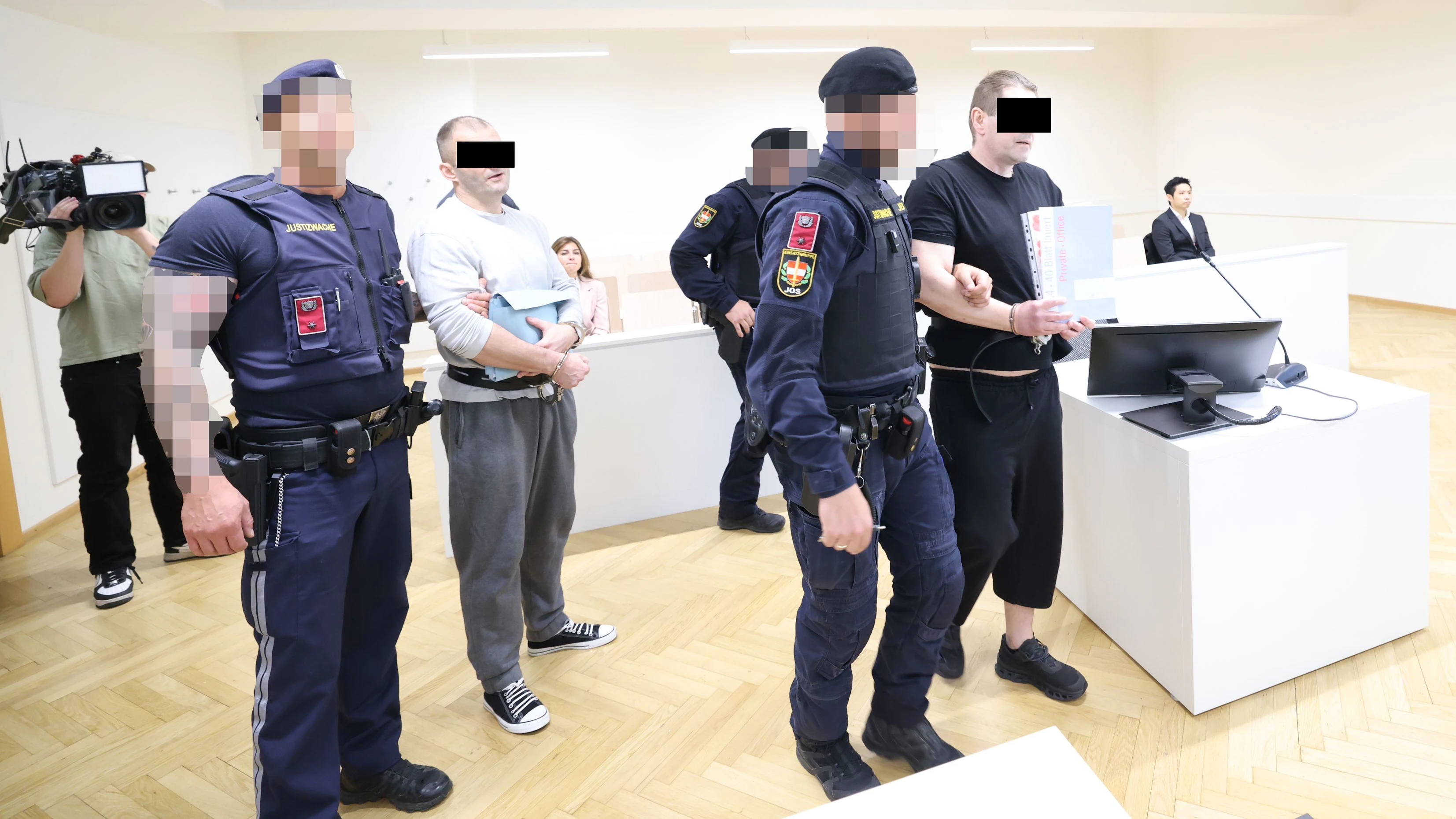 Die beiden Männer sollen gemeinsam die Leiche entsorgt haben.