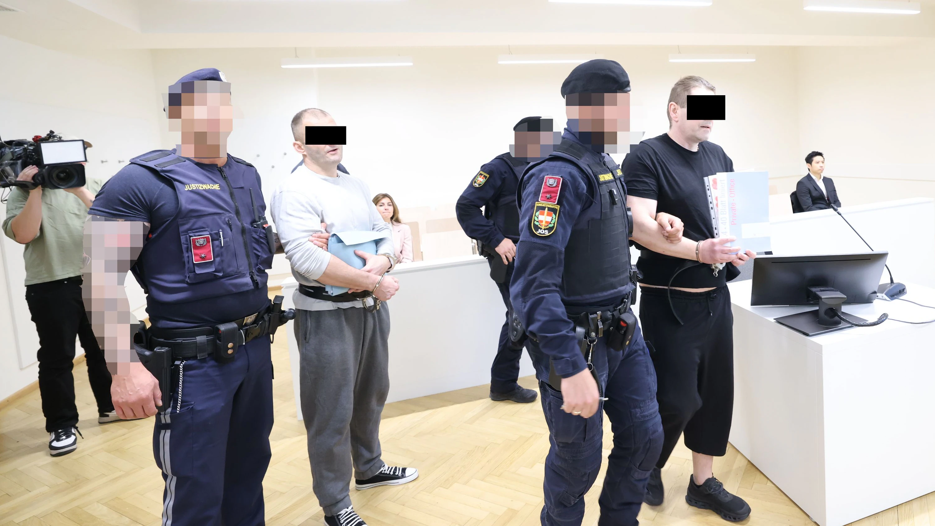 Die beiden Männer sollen gemeinsam die Leiche entsorgt haben.