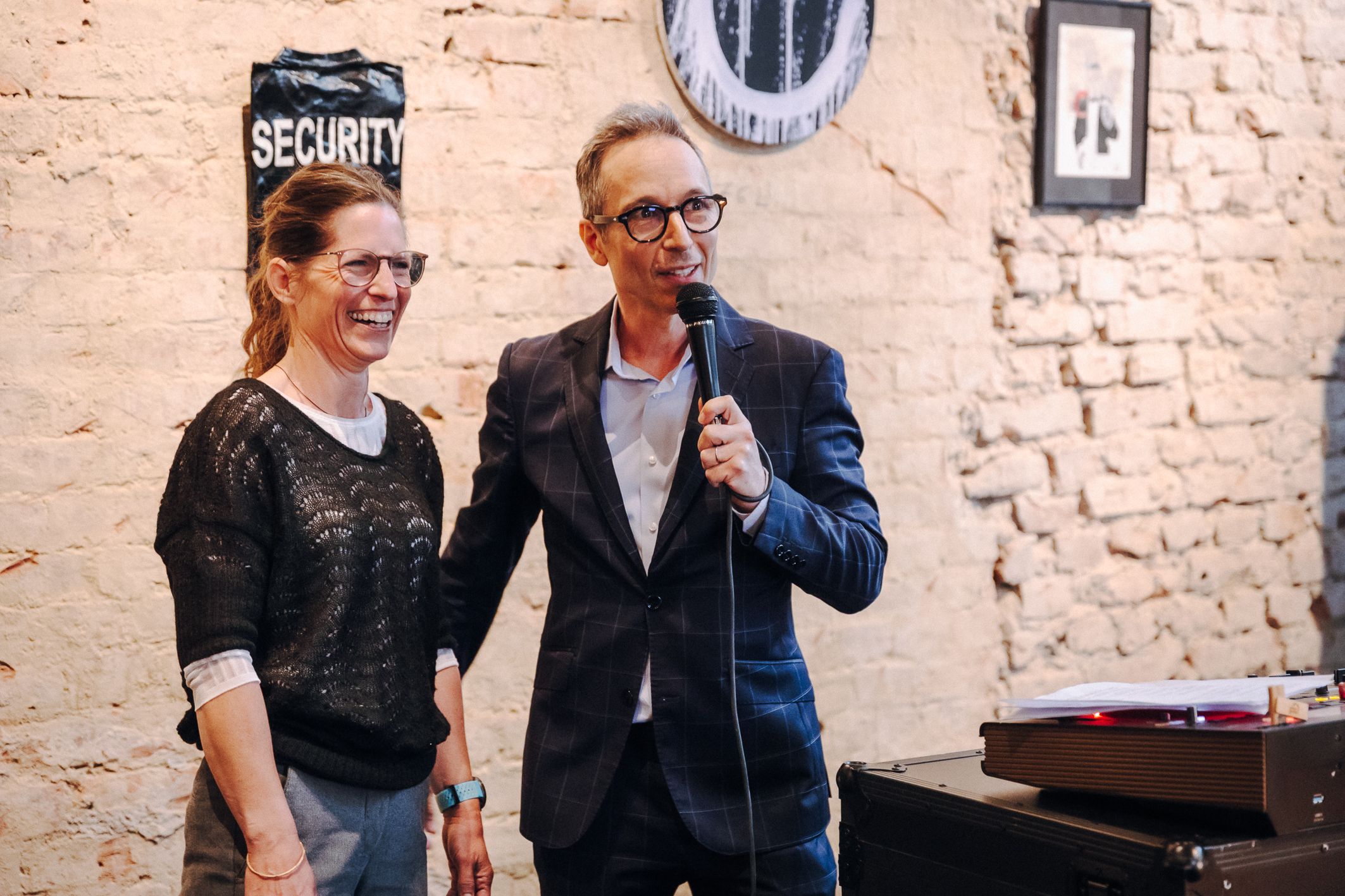 Wunderwege Initiatorin Judith Raunig mit Peter L. Eppinger