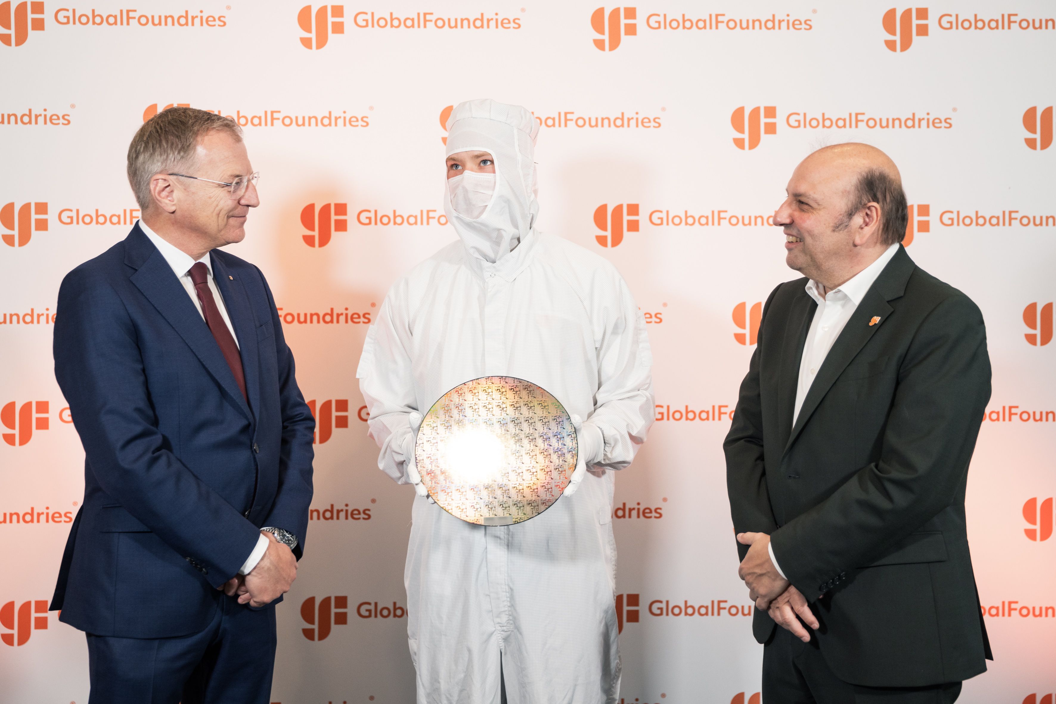 LH Thomas Stelzer reiste mit einer Delegation nach Dresden und traf den General Director des Halbleiter-Riesen Global Foundries, Manfred Horstmann.