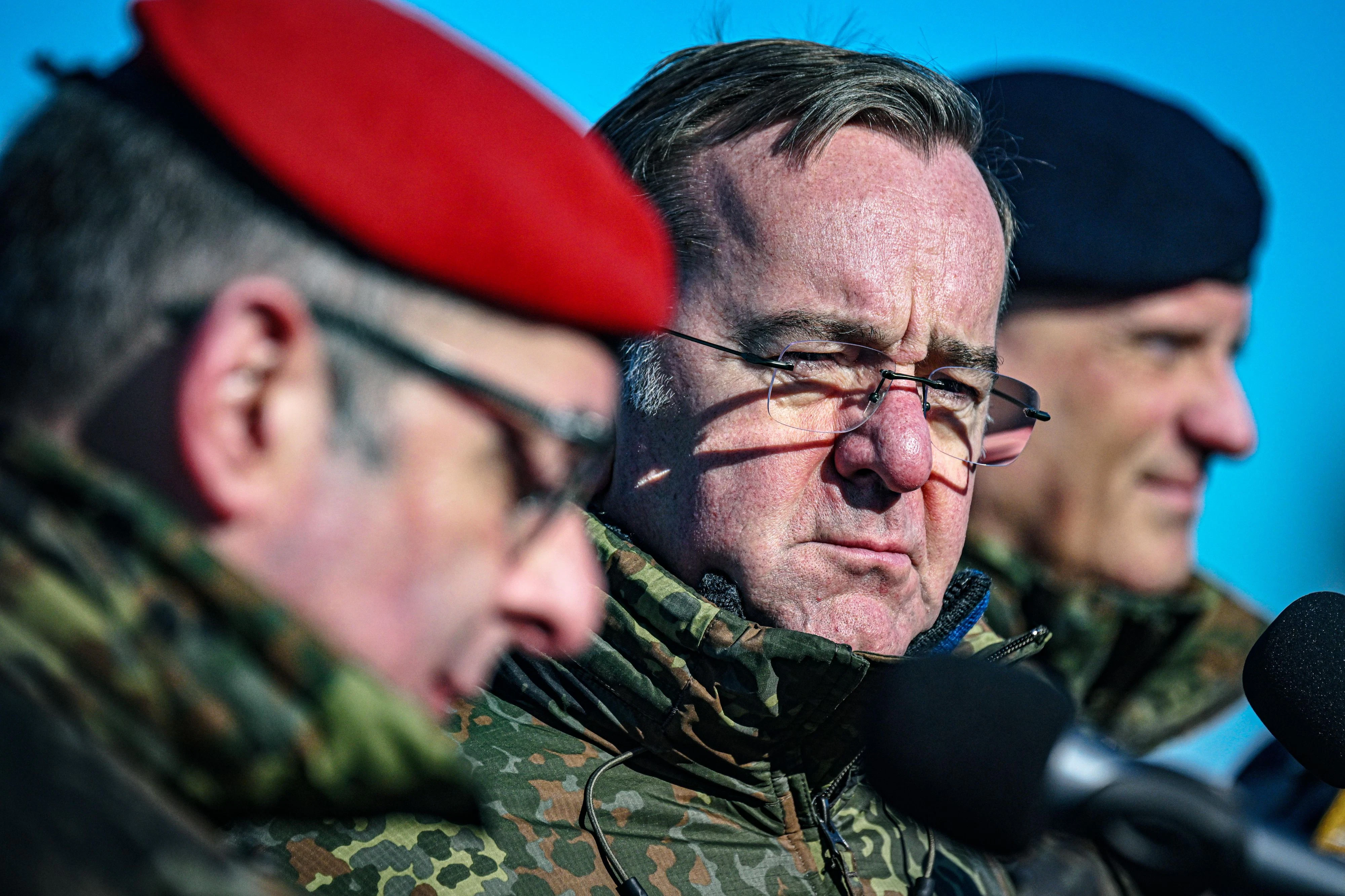Angriff nahe Kaserne - "We hate NATO" – Gruppe überfällt deutsche Soldaten