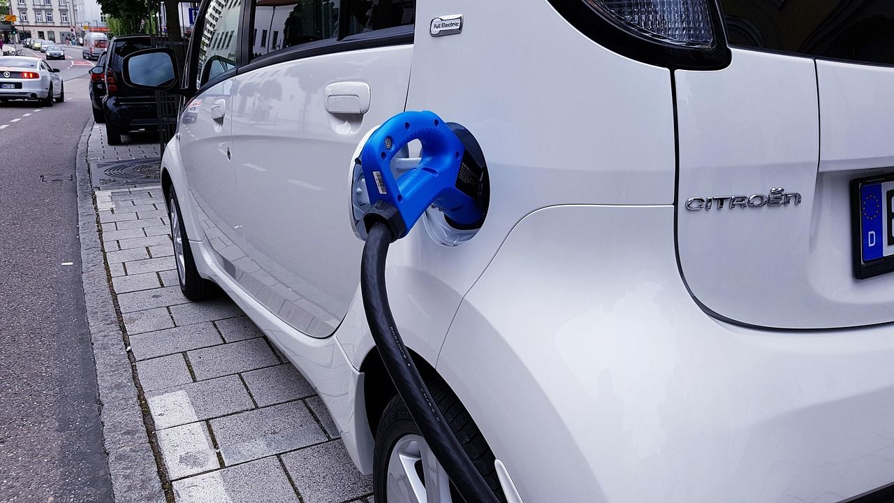 E-Auto an der Ladestation