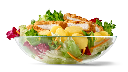 Das Mäcci-Salatsortiment bekommt Zuwachs neue Backhendlsalat kombiniert knuspriges Hendl mit Erdäpfelsalat, frischer Blattsalatmischung und einem cremigen Kernöl-Dressing.