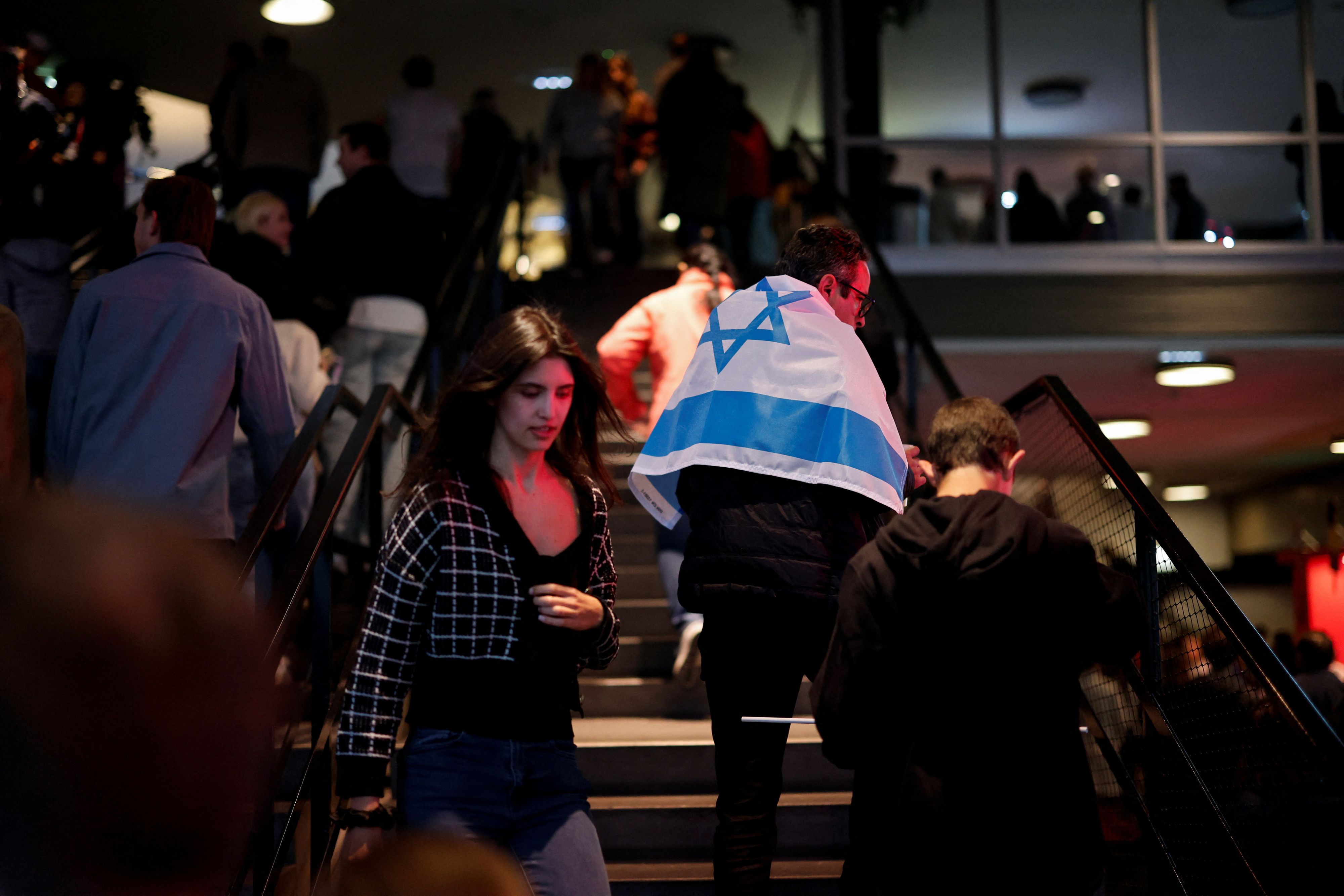 Während des ersten Semifinales des Eurovision Song Contest 2026 kam es zu mehreren Protestaktionen gegen den israelischen Auftritt.