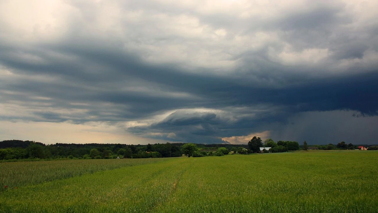 Wetterwechsel: Dramatische Wolkenformation