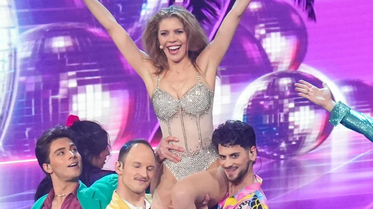 Als Popdiva sang und tanzte Victoria Swarovski im zweiten Halbfinale vom ESC.