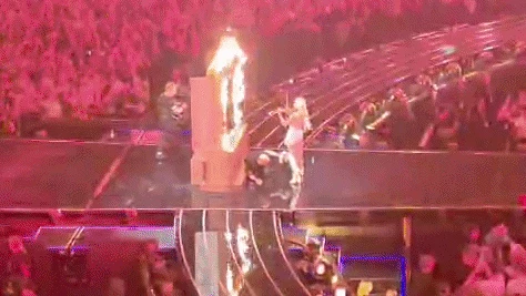Favoritin mit Feuer-Show – was im TV nicht zu sehen ist