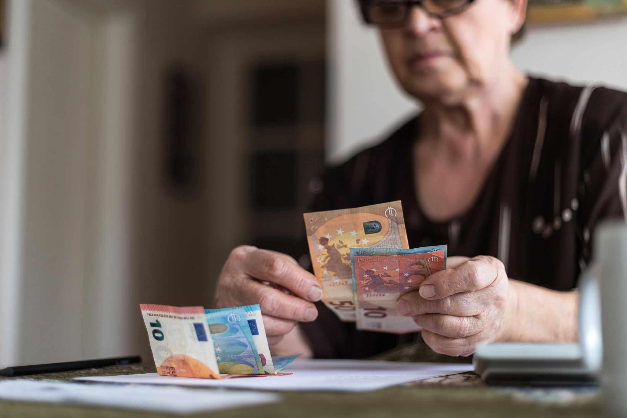 Frauen in Niederösterreich erhalten rund 40 Prozent weniger Pension - unbezahlte Care-Arbeit und Teilzeit sind die Hauptgründe.