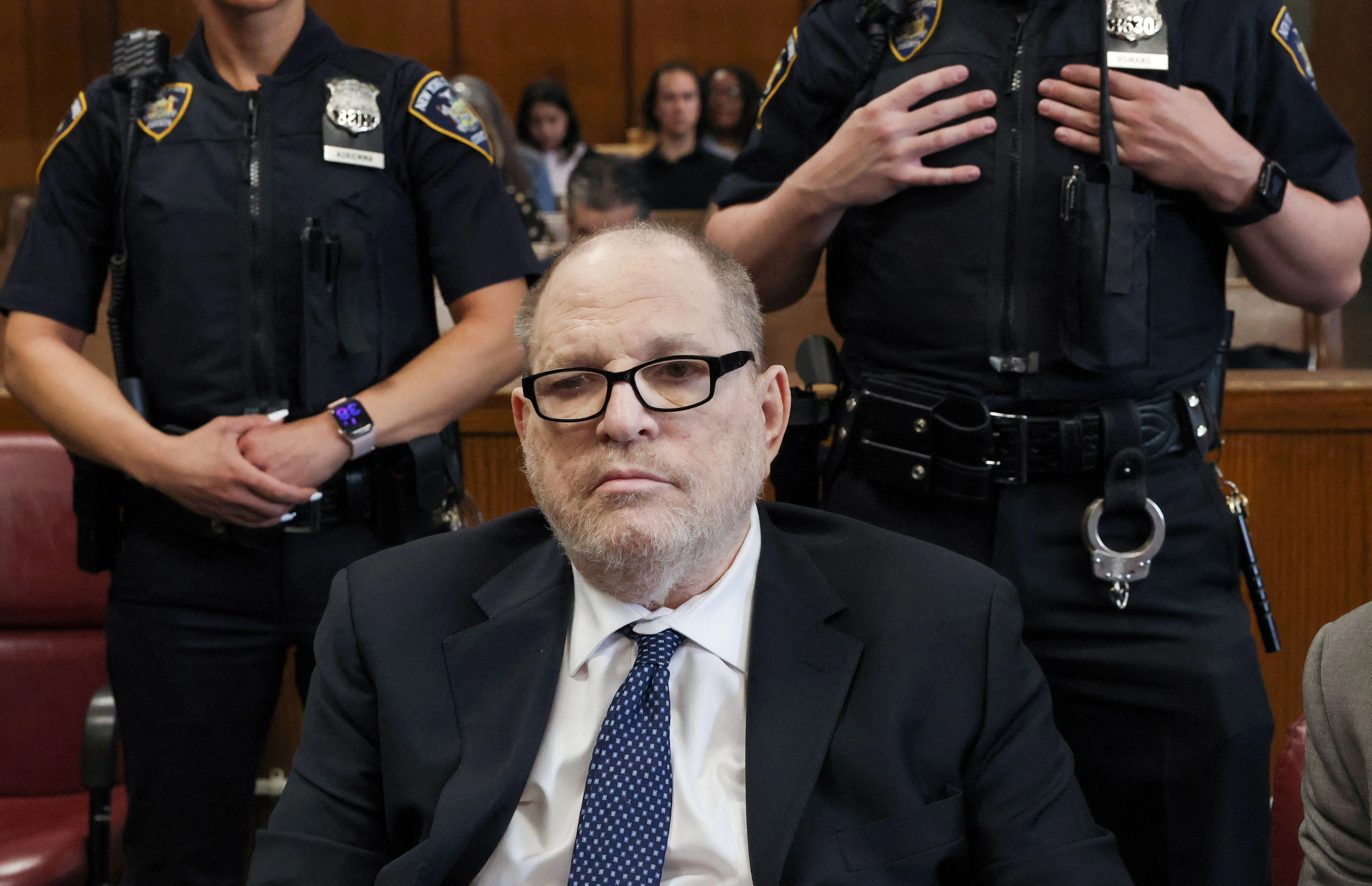 Vorwurf der Vergewaltigung - Prozess gegen Harvey Weinstein erneut geplatzt