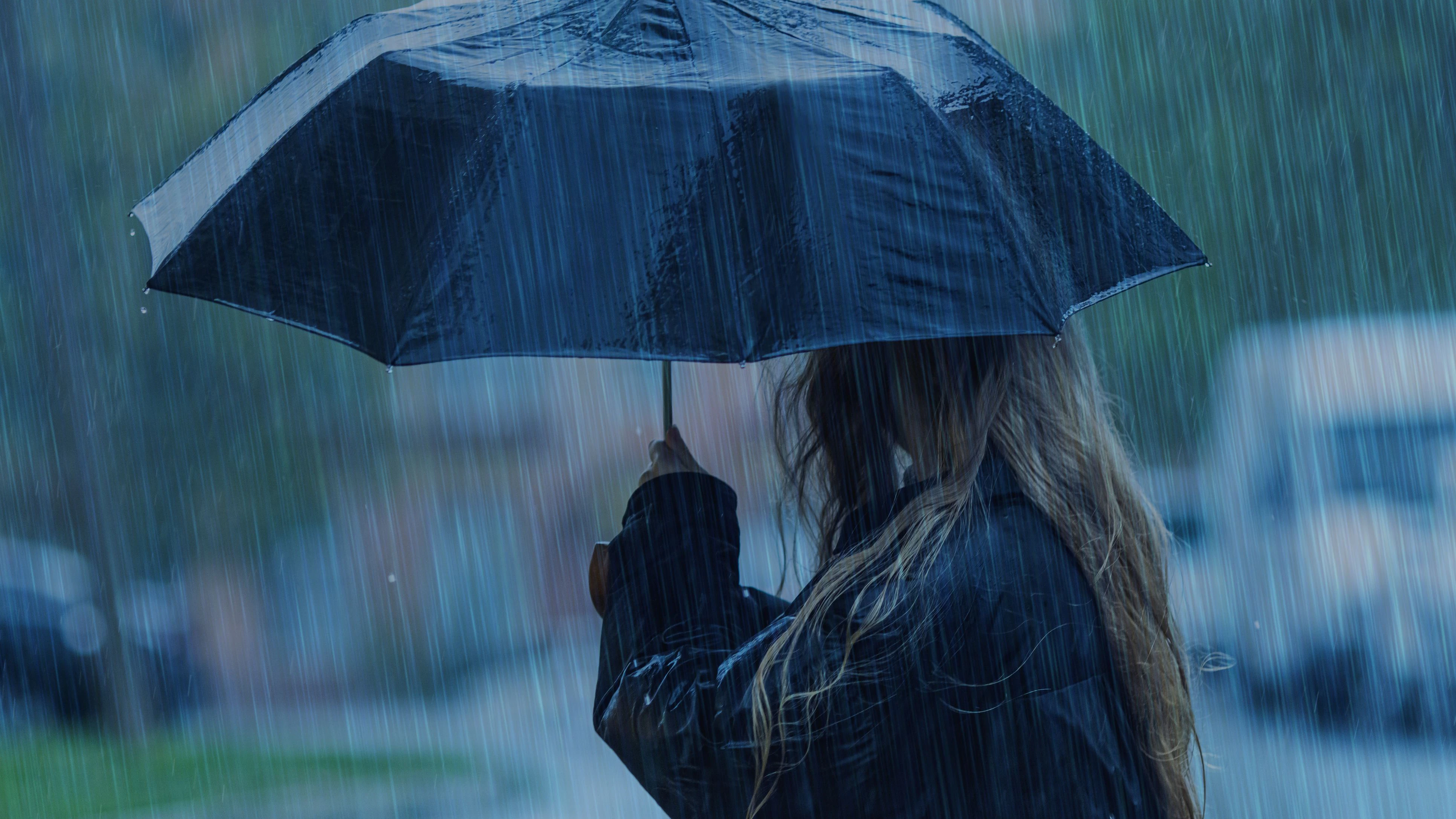 Kräftige Regenschauer steuern auf Österreich zu. (Symbolbild)