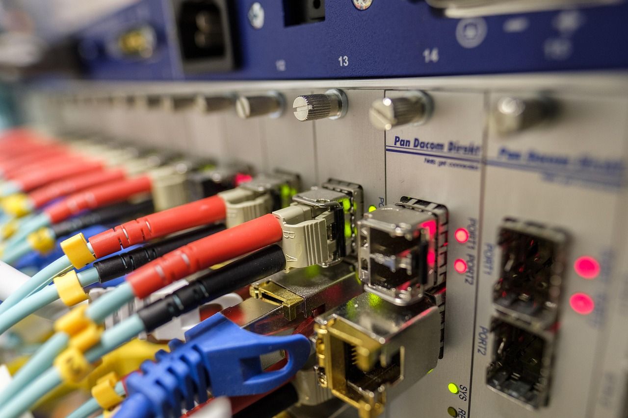 Optisches Faserkabel mit Lichtwellenleitern