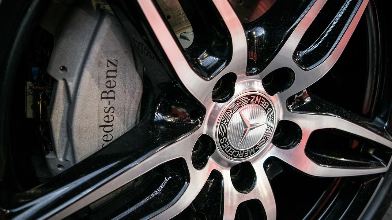 Heute.at - Mercedes verkauft größtes Autohaus der Welt