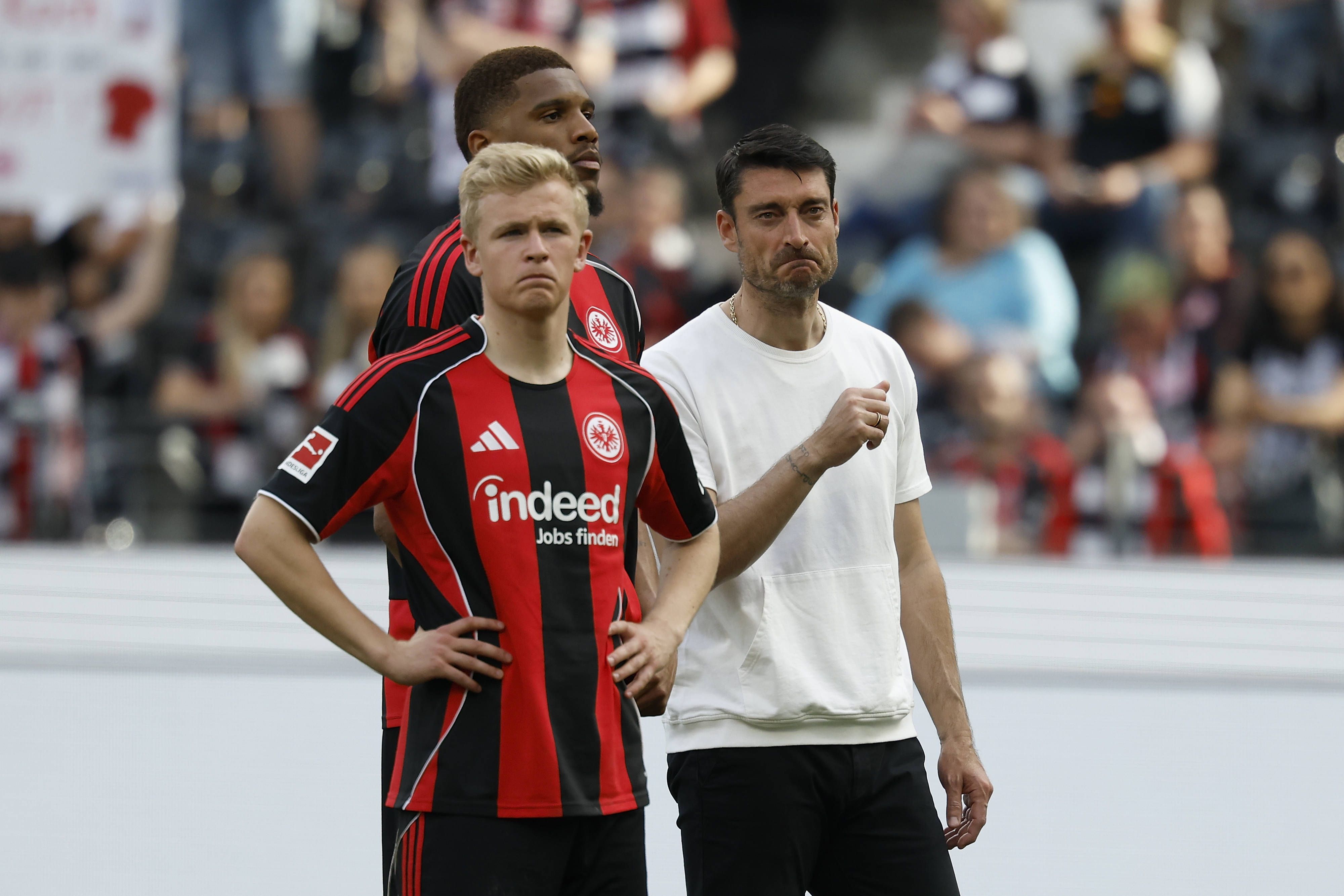 Jonathan Burkardt ist von Eintracht-Frankfurt-Trainer Albert Riera bestraft worden. 