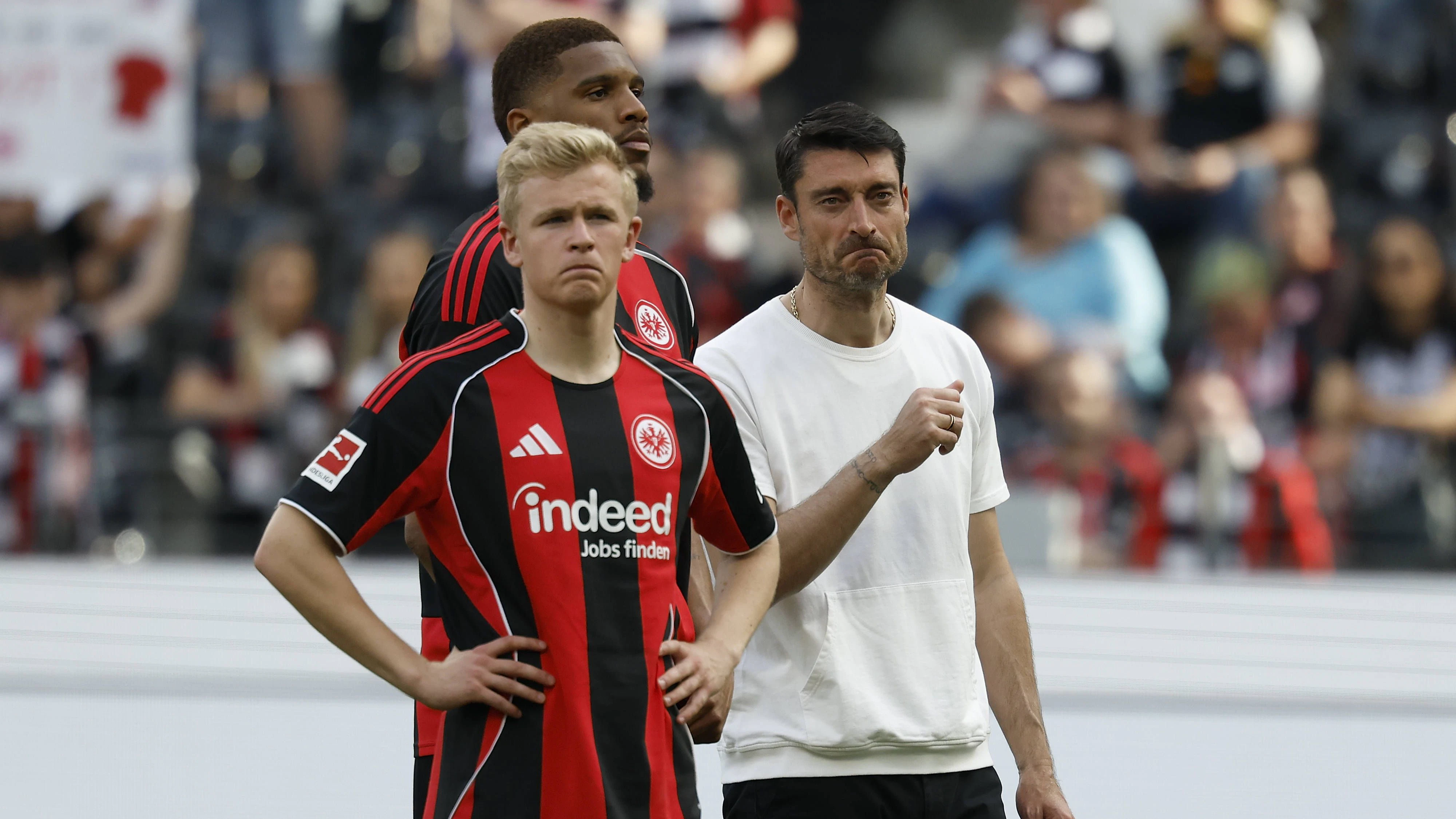 Jonathan Burkardt ist von Eintracht-Frankfurt-Trainer Albert Riera bestraft worden. 