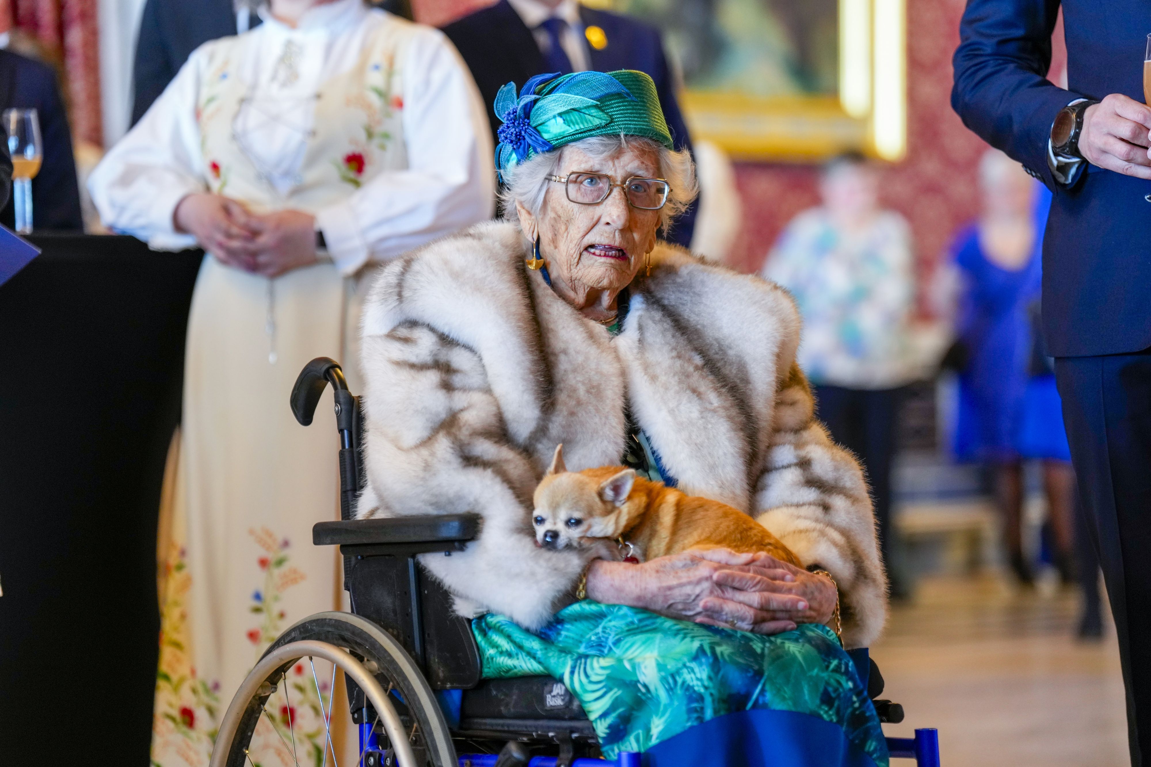 Heute.at - Prinzessin Astrid (94) liegt im Krankenhaus