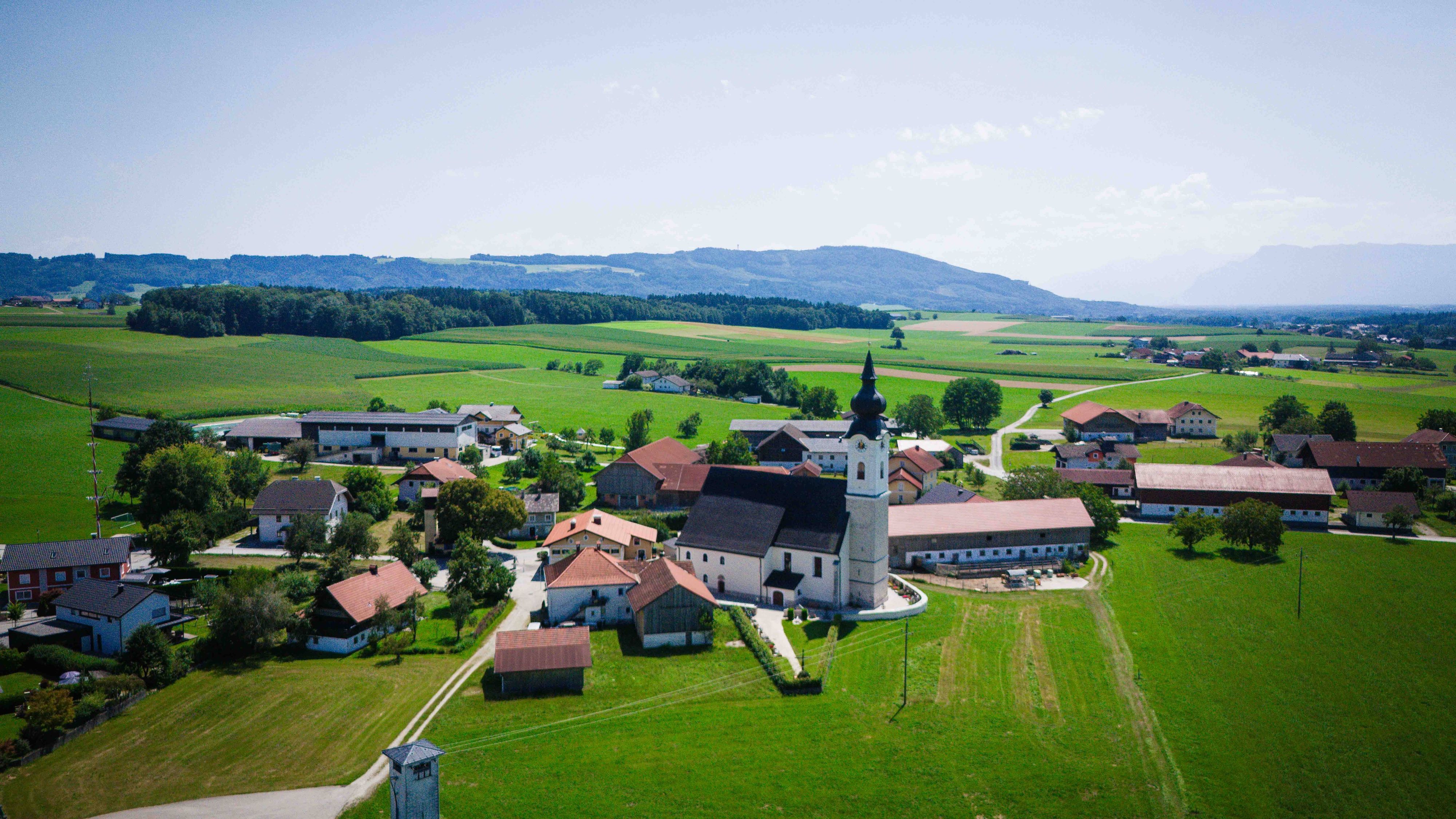 Melanie (10) darf nicht in Lamprechtshausen zur Schule. 