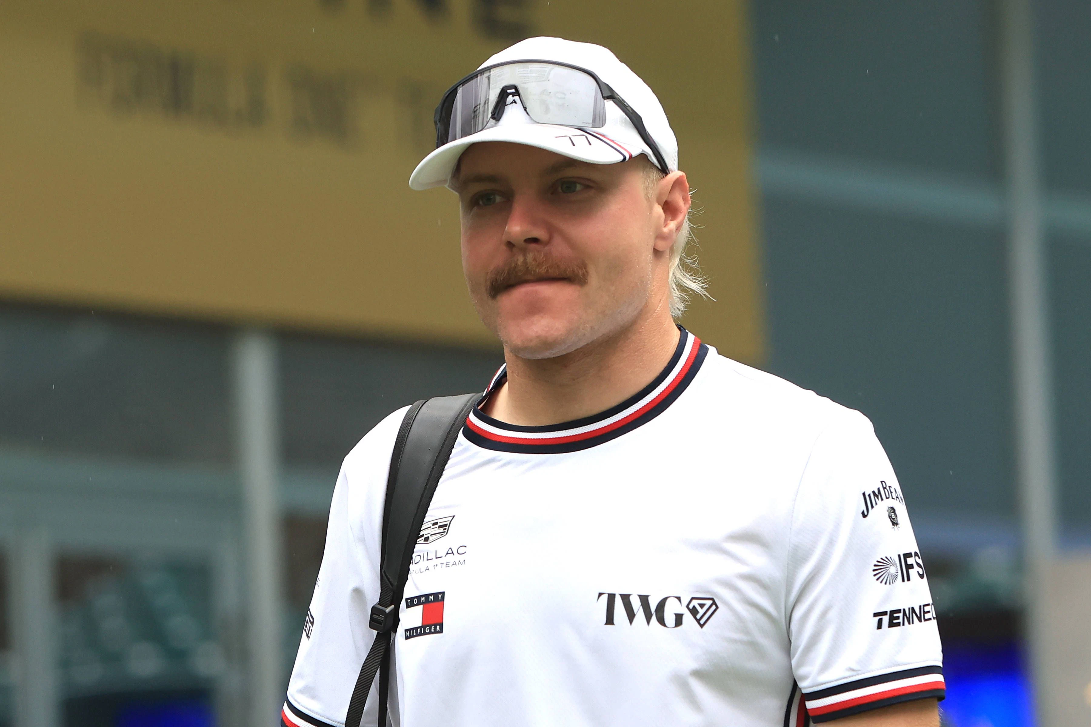 Mit Kelly und Lily - Traumurlaub! Verstappen lässt es sich gut gehen