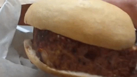 1,49 Euro! Wiener jubelt über Mega-Leberkäs-Semmel