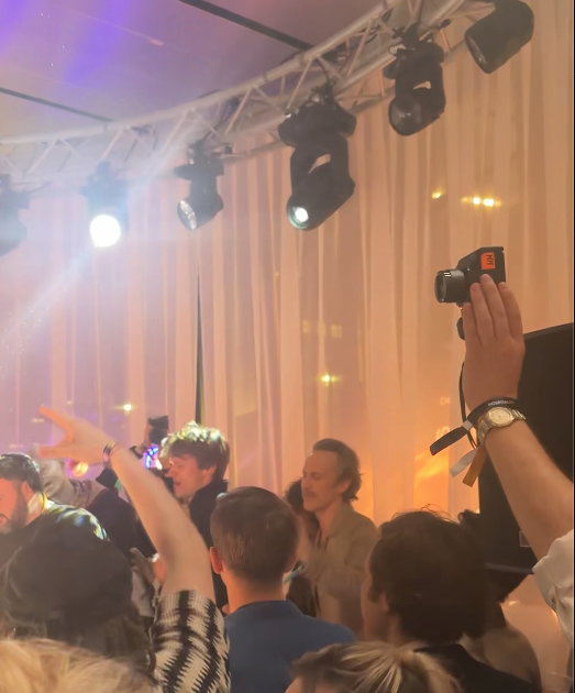 Michael Ostrowski feierte nach dem ESC-Finale ausgelassen