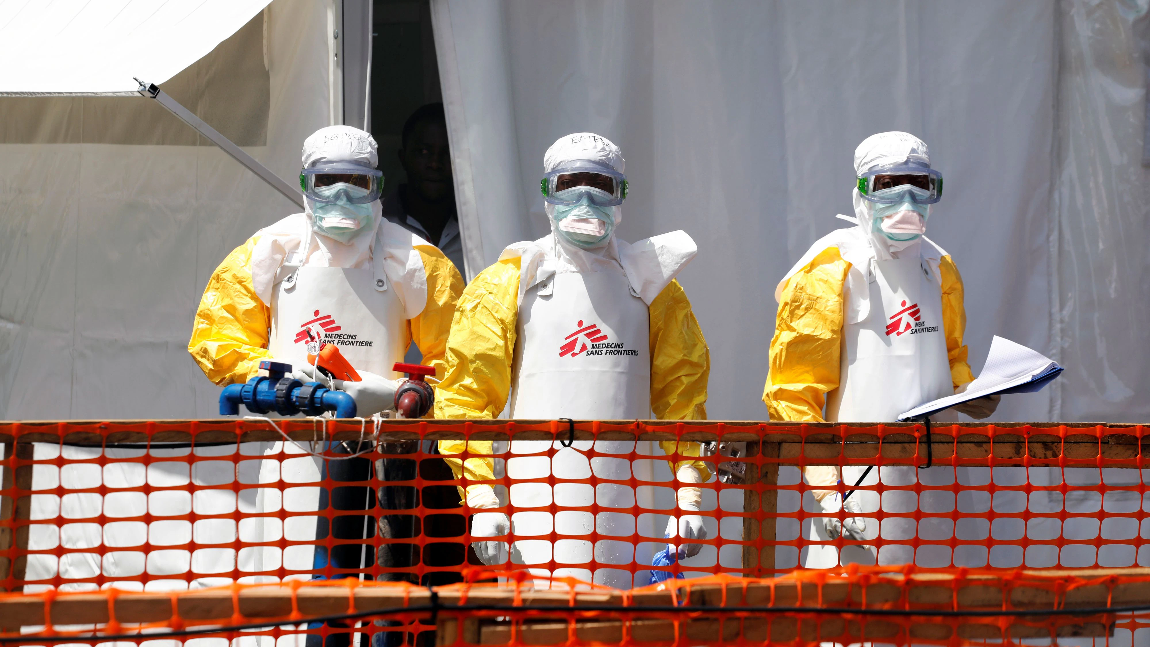 Health workers dressed in protective suits are seen at the newly constructed MSF(Doctors Without Borders) Ebola treatment centre in Goma, Democratic Republic of Congo, August 4, 2019.REUTERS/Baz Ratner