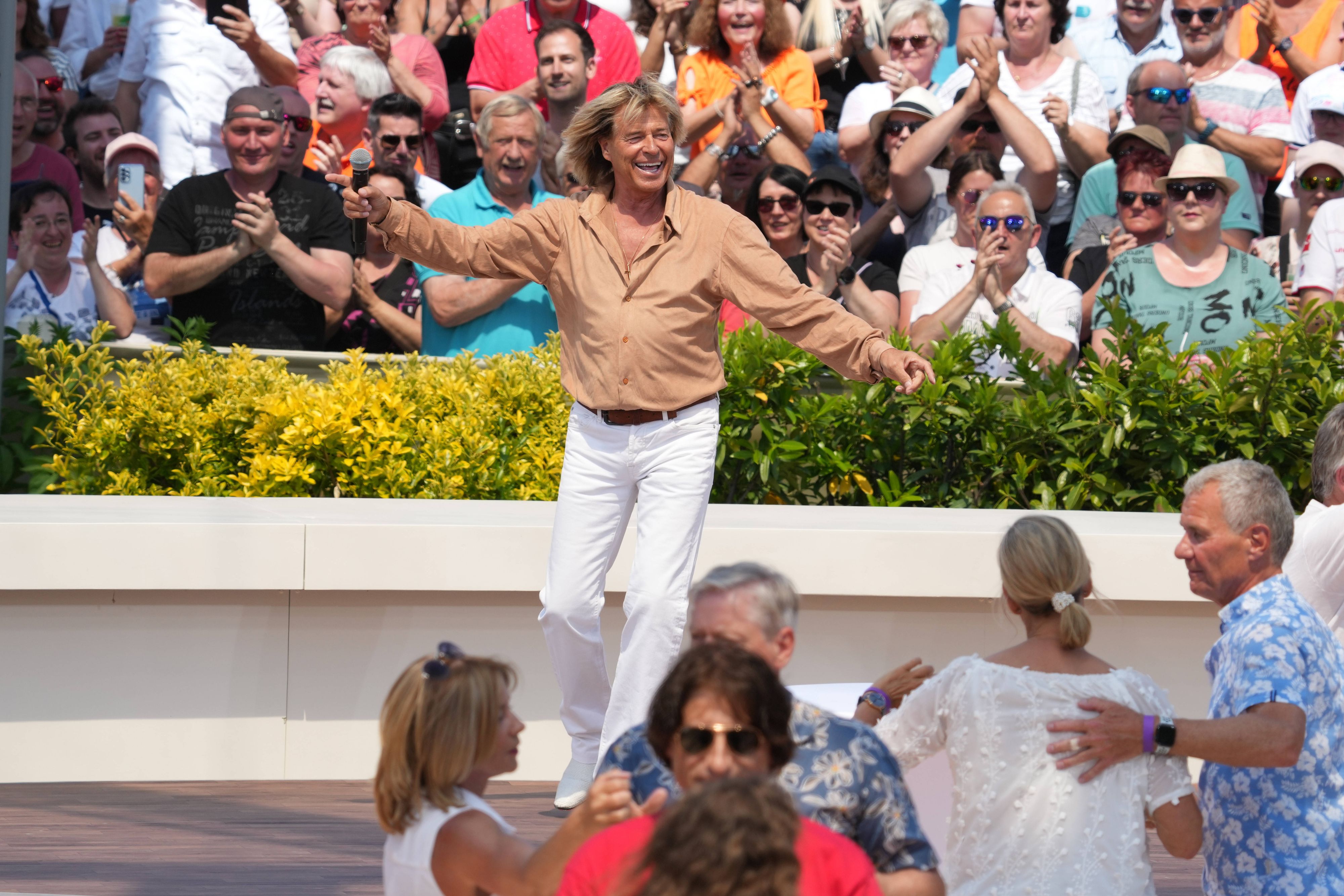 Heute.at - Playback-Panne bei Hinterseer im Fernsehgarten