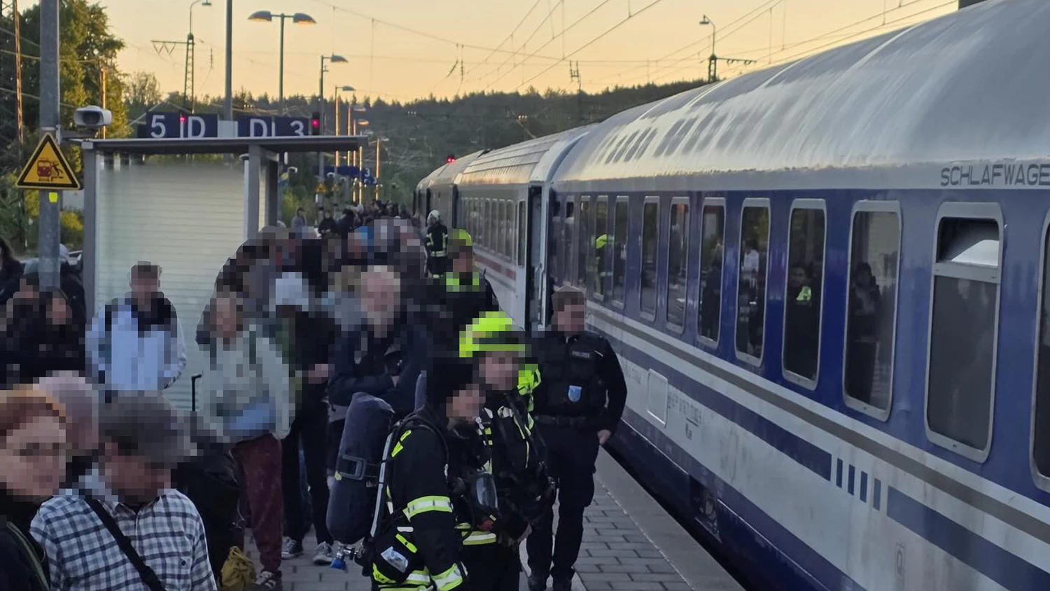 Der Zug wurde im Bahnhof Traunstein gestoppt.