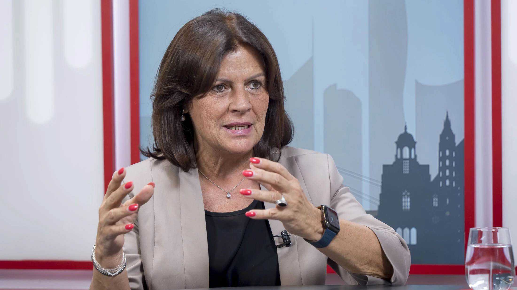 Arbeiterkammer-Präsidentin Renate Anderl fordert endlich Umsetzung der Lohntransparenz-Richtlinie in Österreich.