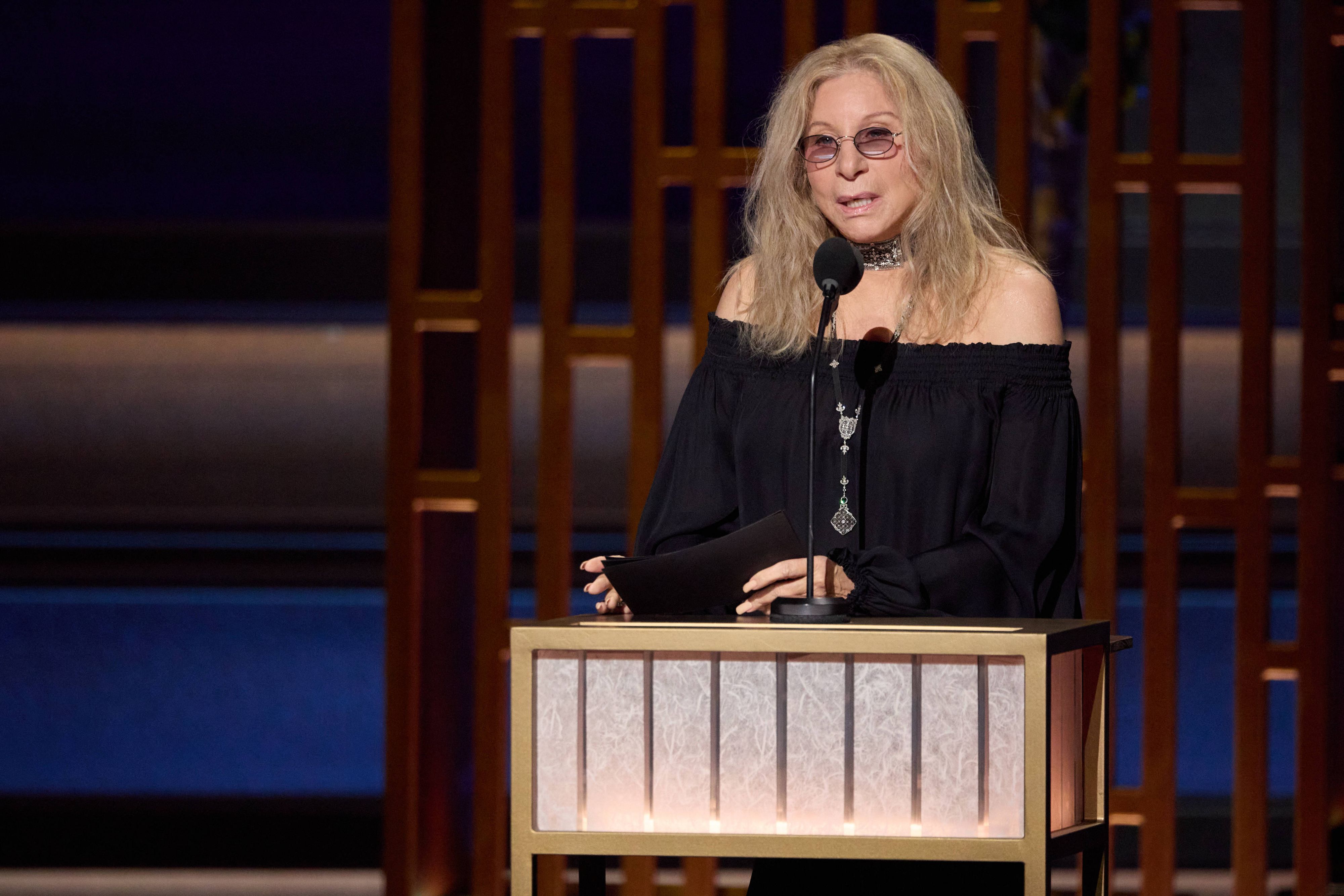 Barbara Streisand berührte bei den Oscars noch auf der Bühne. Nach Cannes kann sie leider aus gesundheitlichen Gründen nicht kommen.