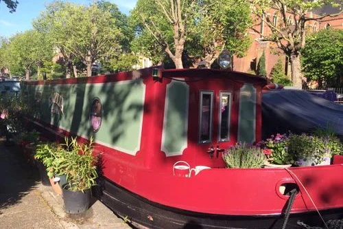Das Hausboot Emilia am Regent's Canal ...
