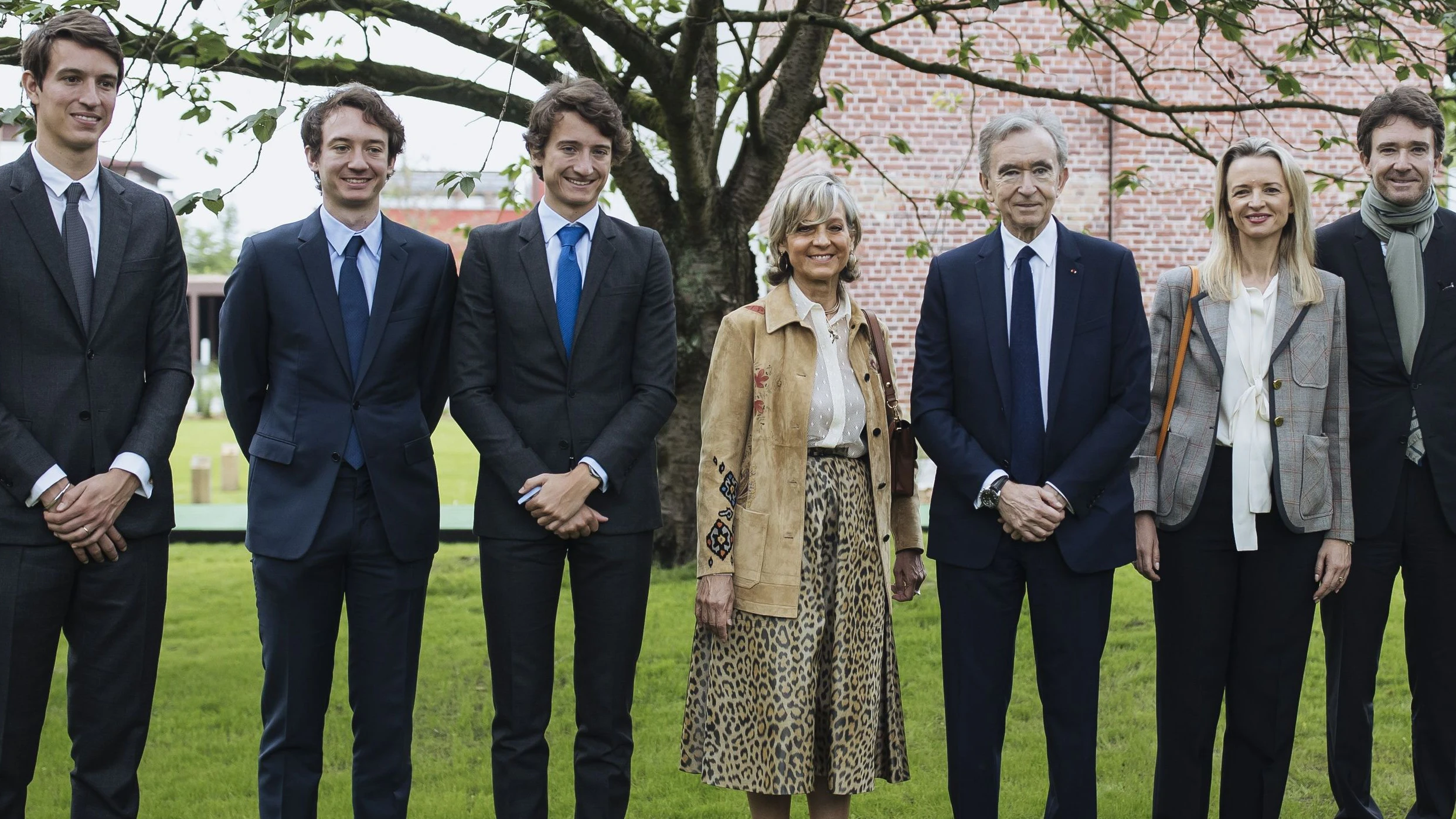 LVMH-Boss Bernard Arnault (m.) und seine Familie (v.l.): Söhne Alexandre, Frederic und Jean, Ehefrau Helene Mercier Arnault, Tochter Delphine und Sohn Antoine.