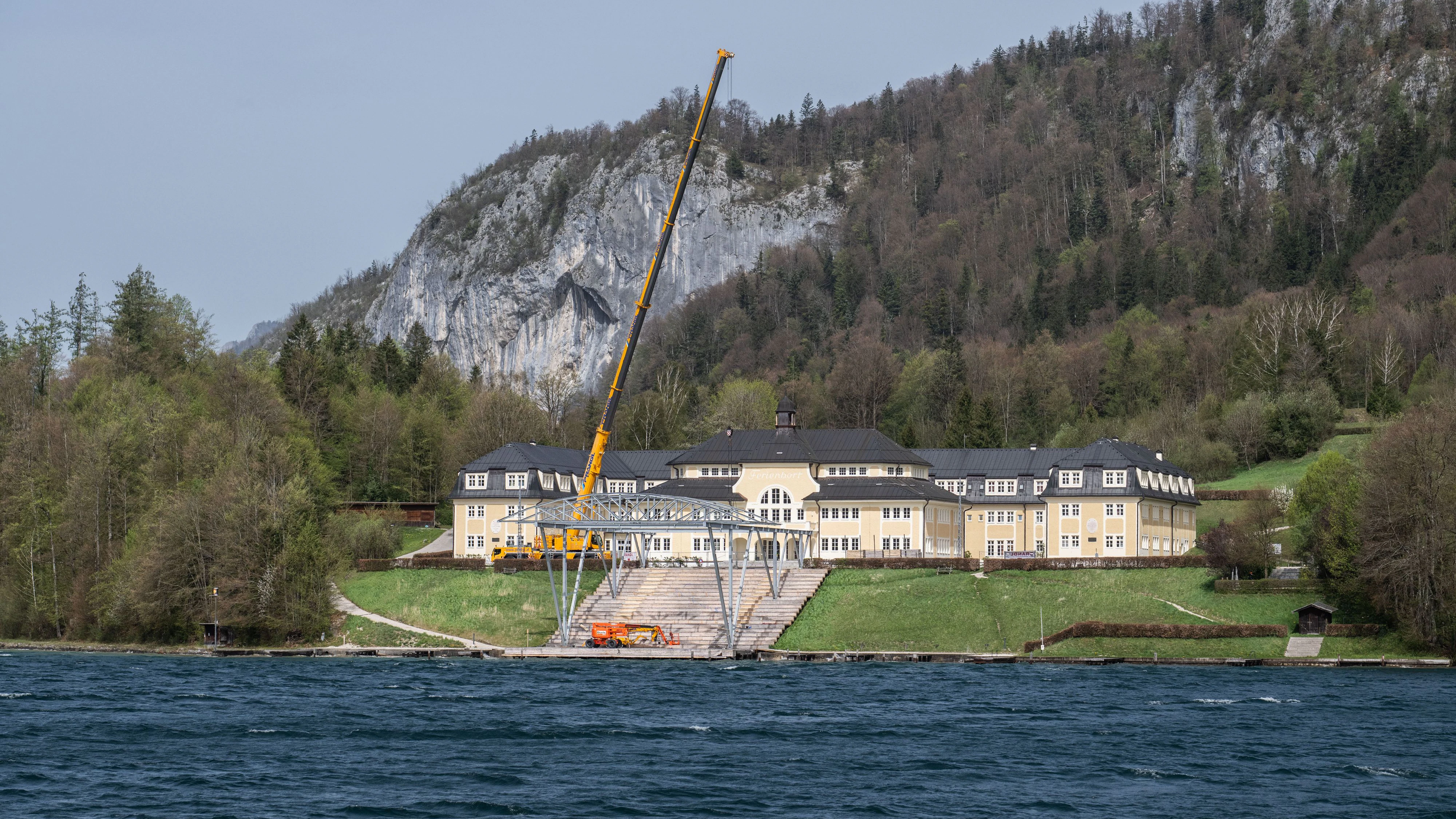 Die Wolfgangseebühne musste nach Budget-Minus und Schwierigkeiten mit den Behörden wieder abgebaut werden. 