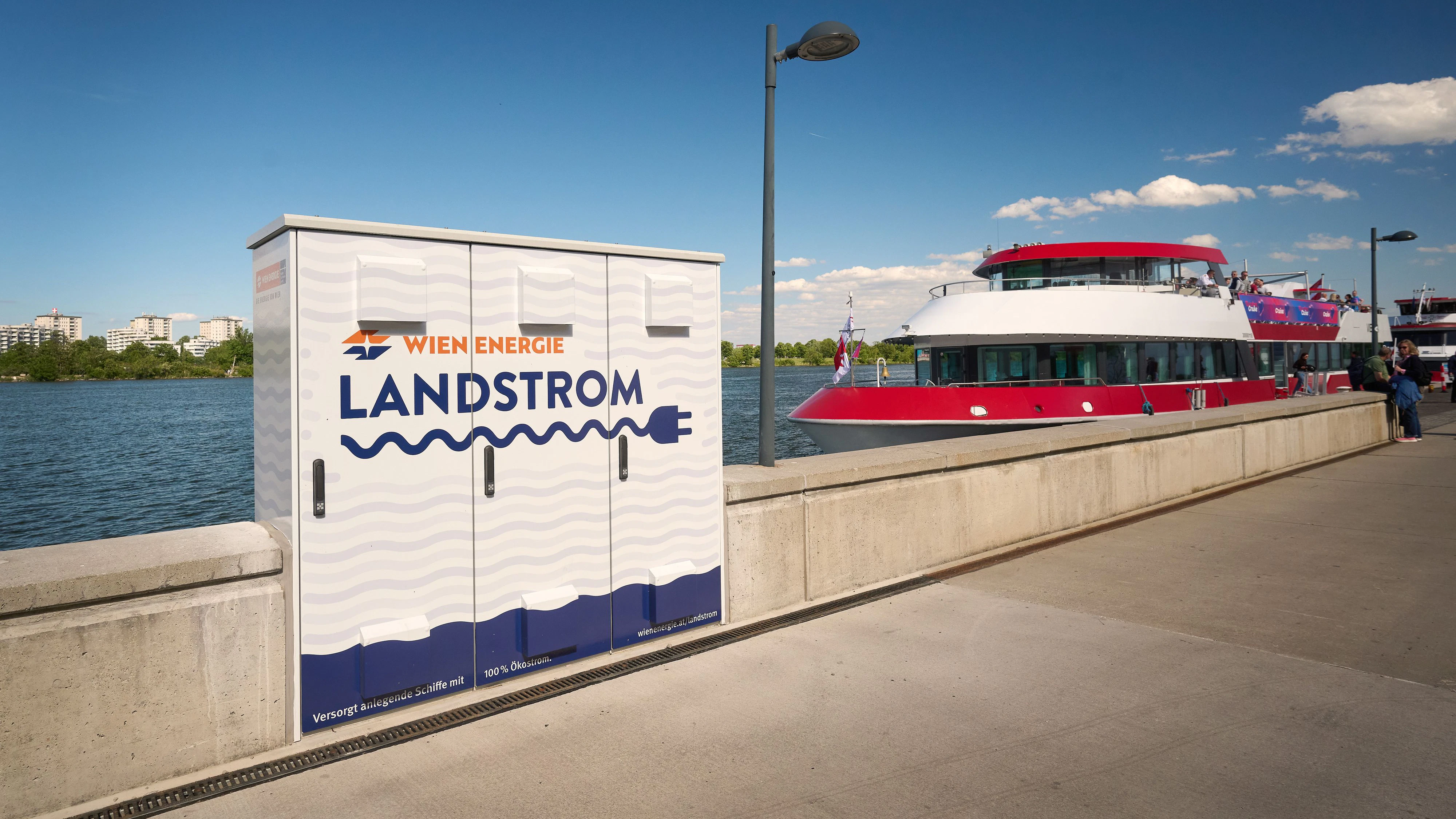 Landstromanlage bei der Anlegestelle Donauraum