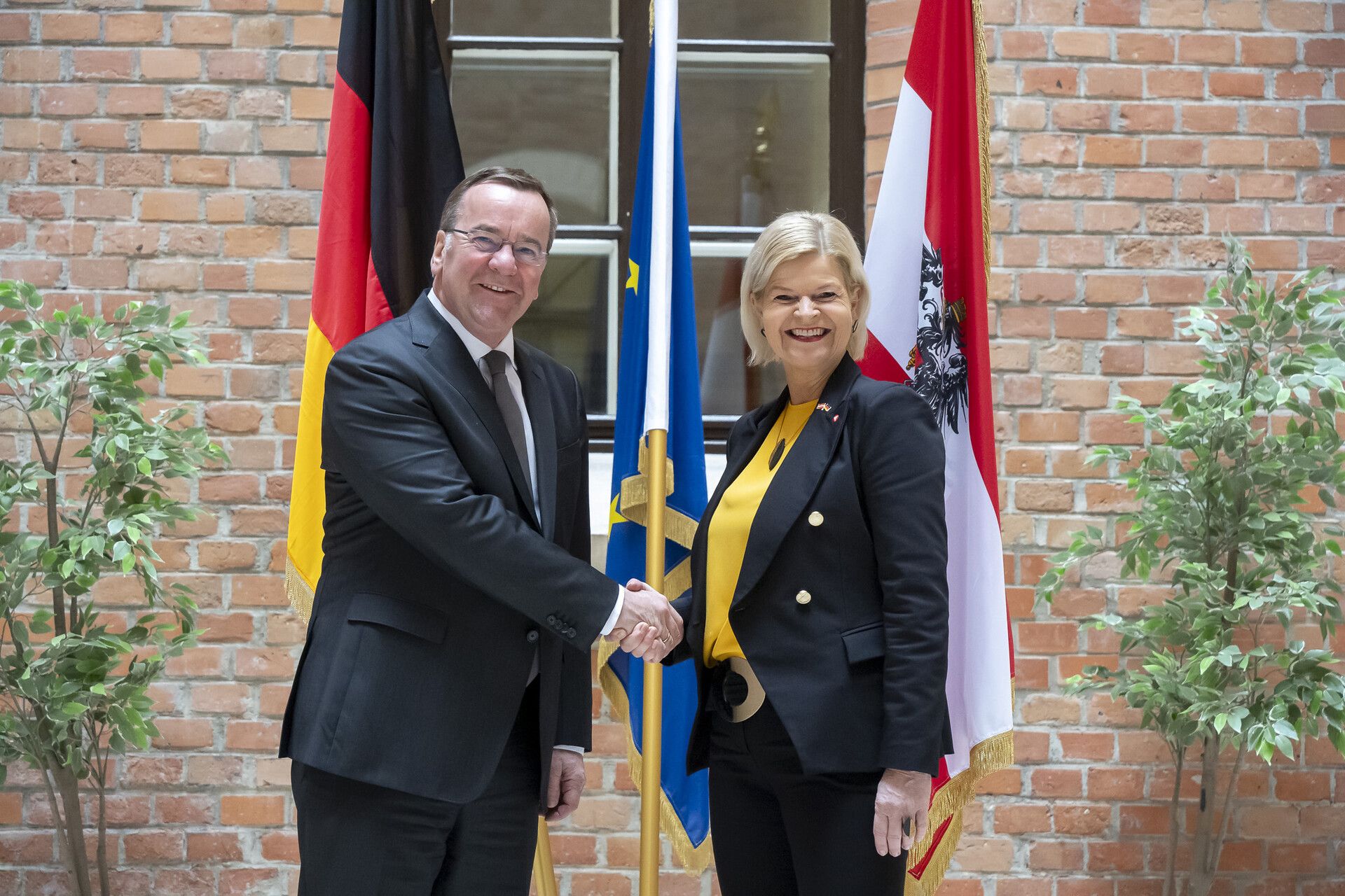 Verteidigungsministerin <strong>Klaudia Tanner</strong> und ihr deutscher Amtskollege <strong>Boris Pistorius</strong> im Feber 2024.