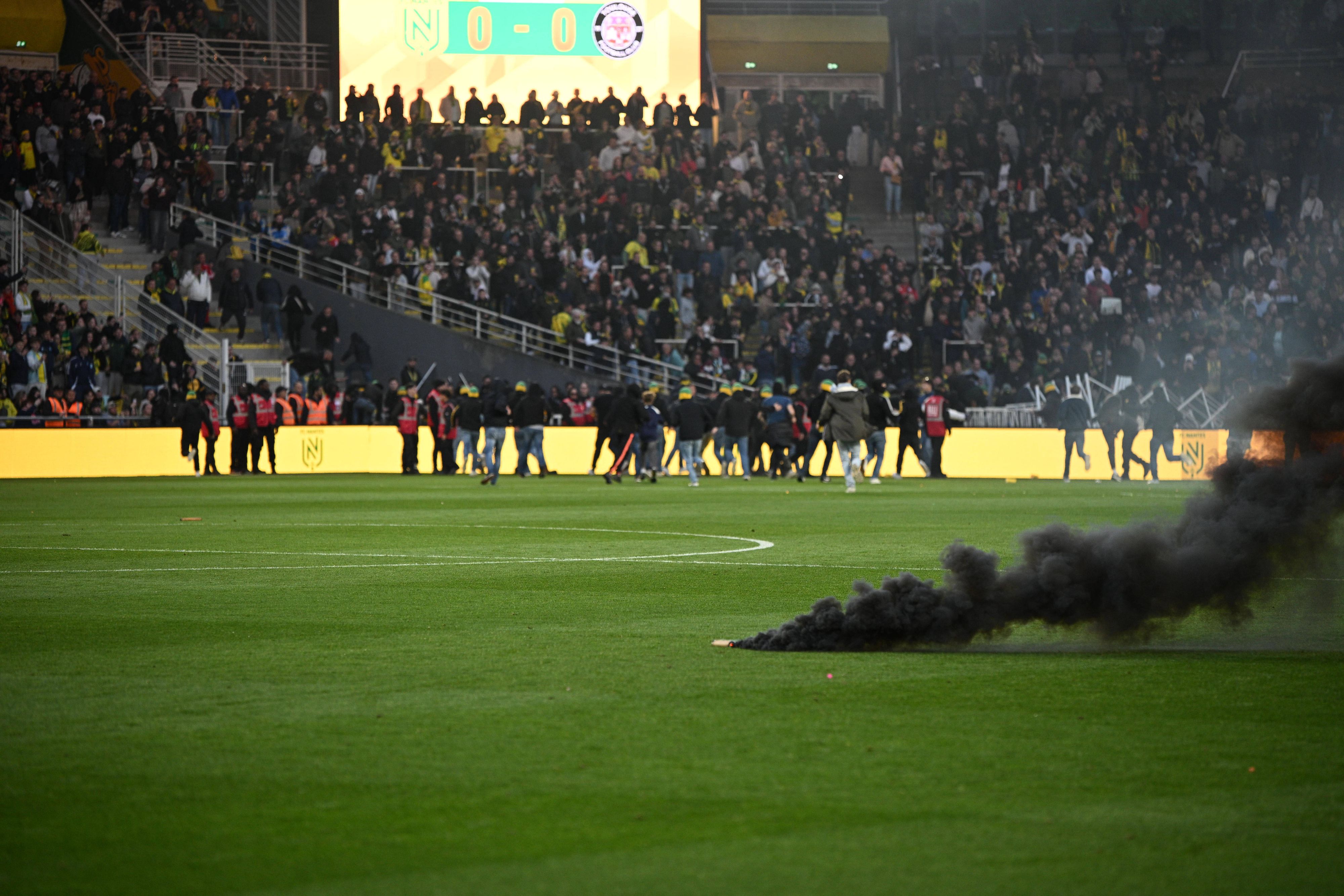 Fan-Eklat in Minute 22 bei Absteiger Nantes