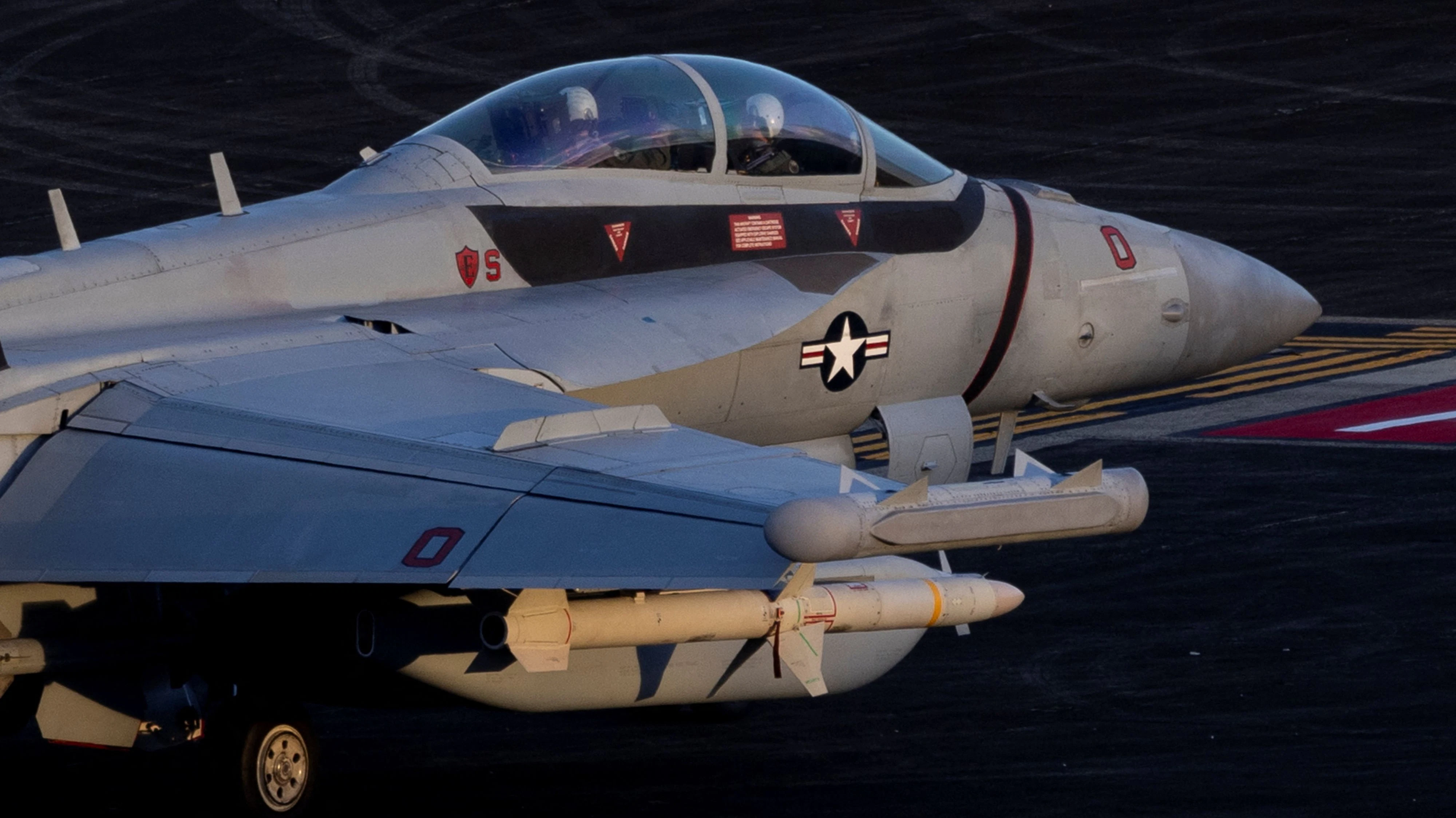 Bei den involvierten Flugzeugtypen handelt es sich EA-18G Growler.