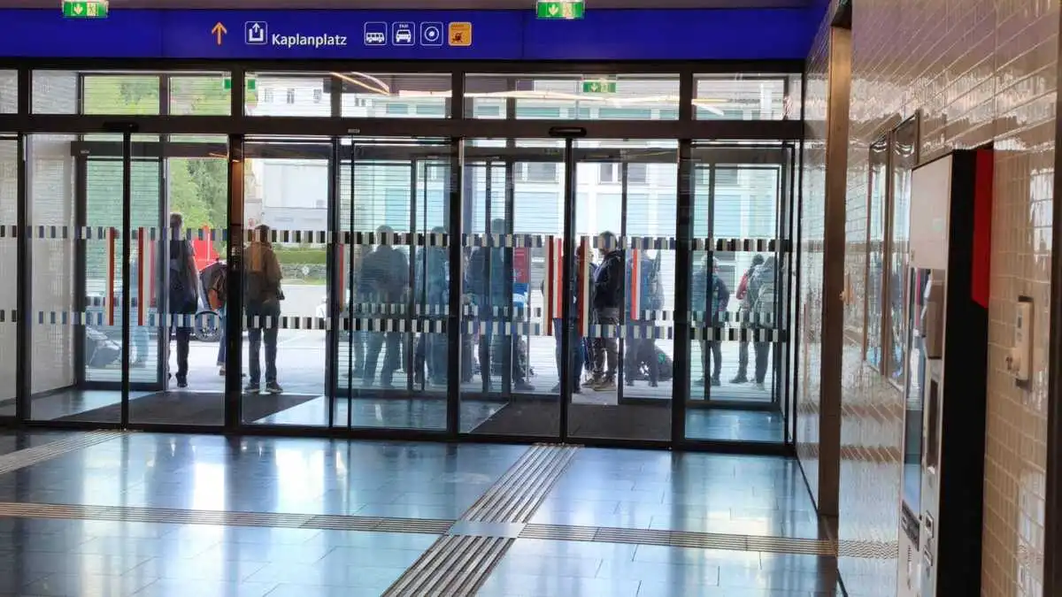 Heute.at - Stellwerkstörung sorgt für Ärger im Zugverkehr