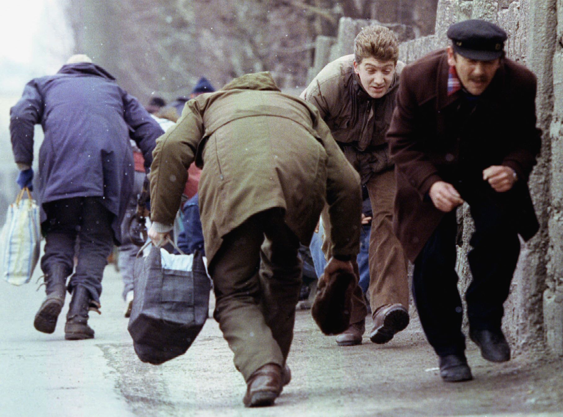 Aufnahme von 1993: Insgesamt kamen während des Bosnienkriegs rund 100.000 Menschen ums Leben, allein in Sarajevo starben etwa 11.000 Menschen.