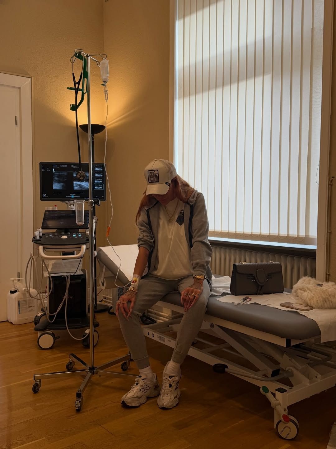 Gina-Lisa Lohfink meldet sich aus dem Krankenhaus.
