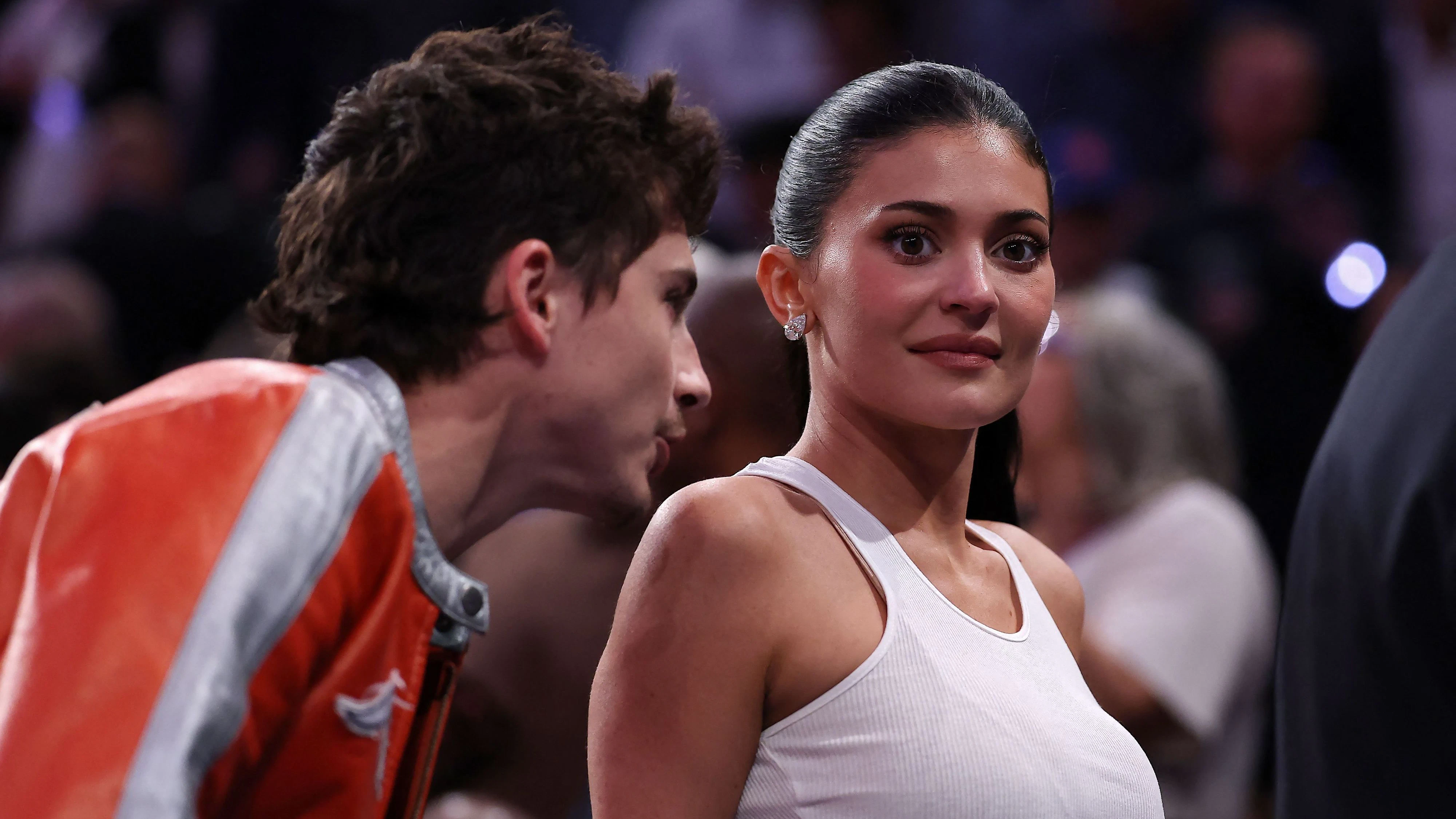 Kylie Jenner mit ihrem "Partless Slick Back" - und mit Timothée Chalamet.